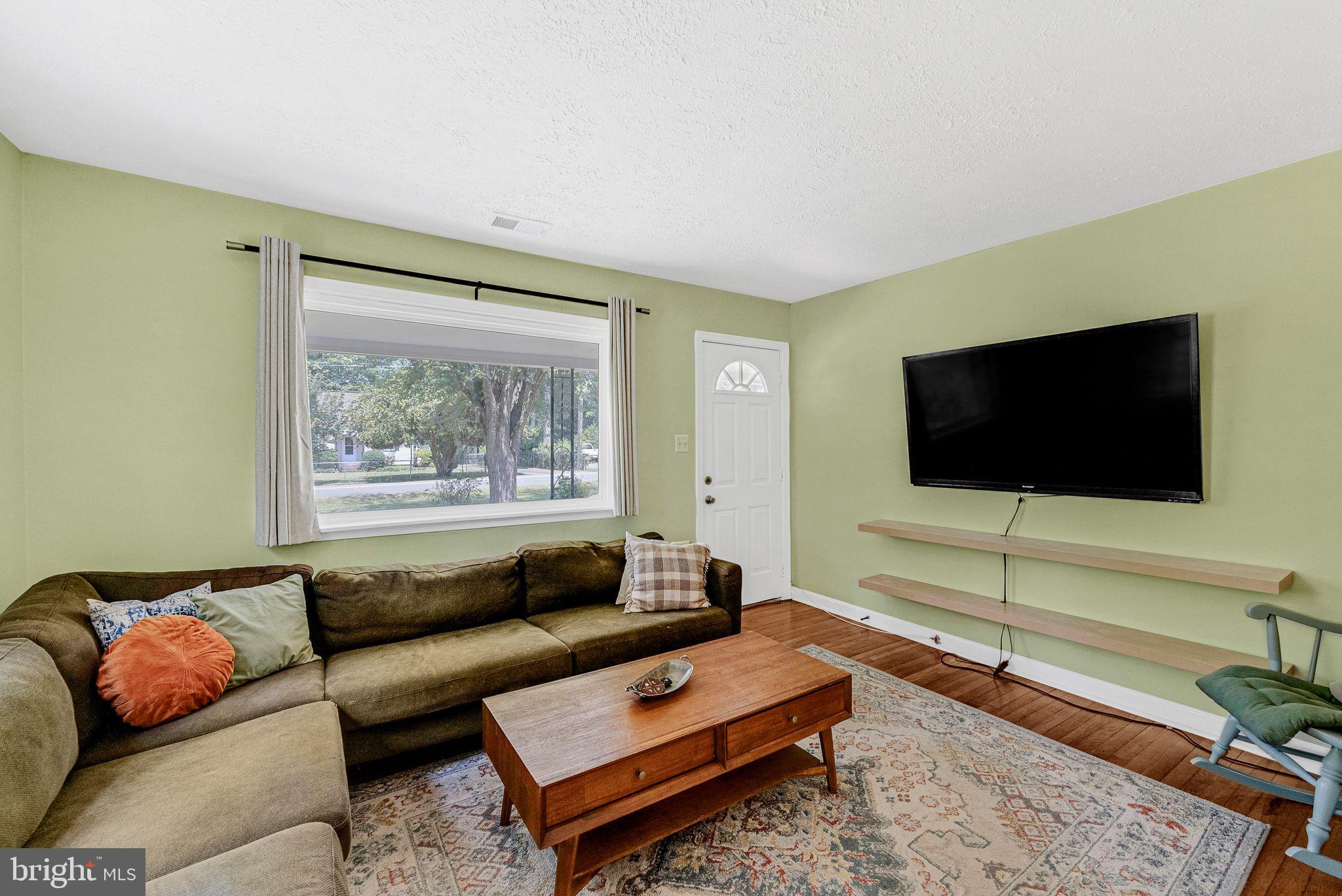 YORKSHIRE VILLAGE - Residential