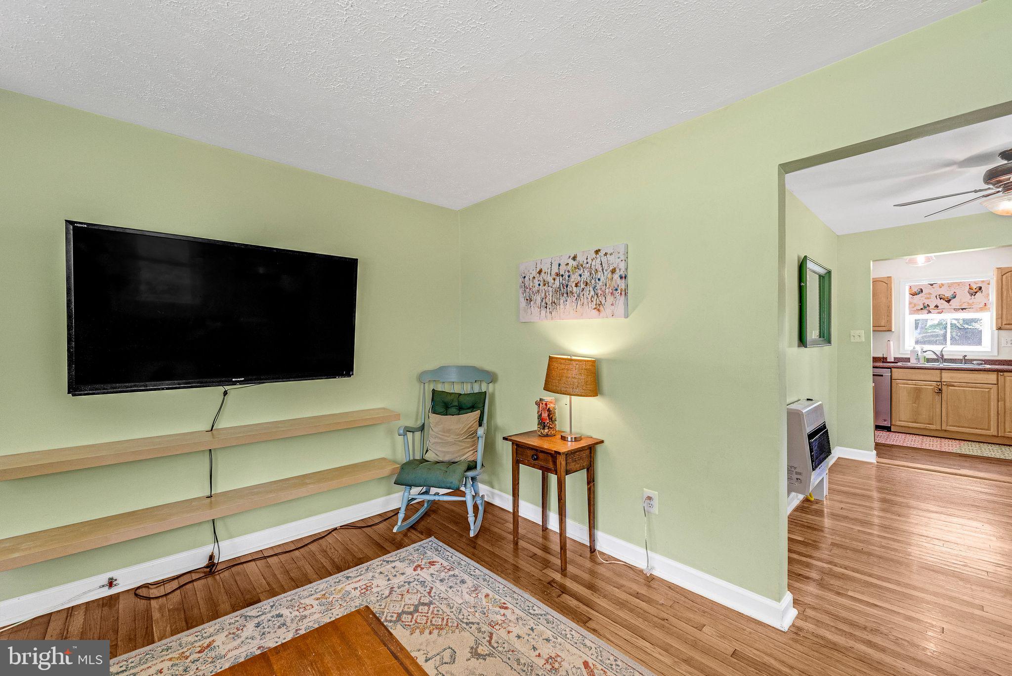 YORKSHIRE VILLAGE - Residential