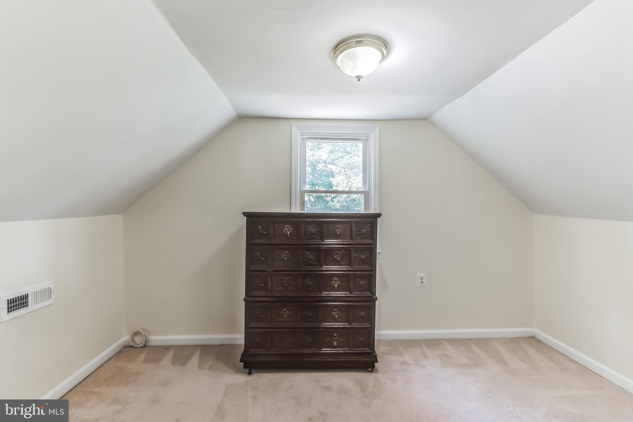 YORKSHIRE VILLAGE - Residential