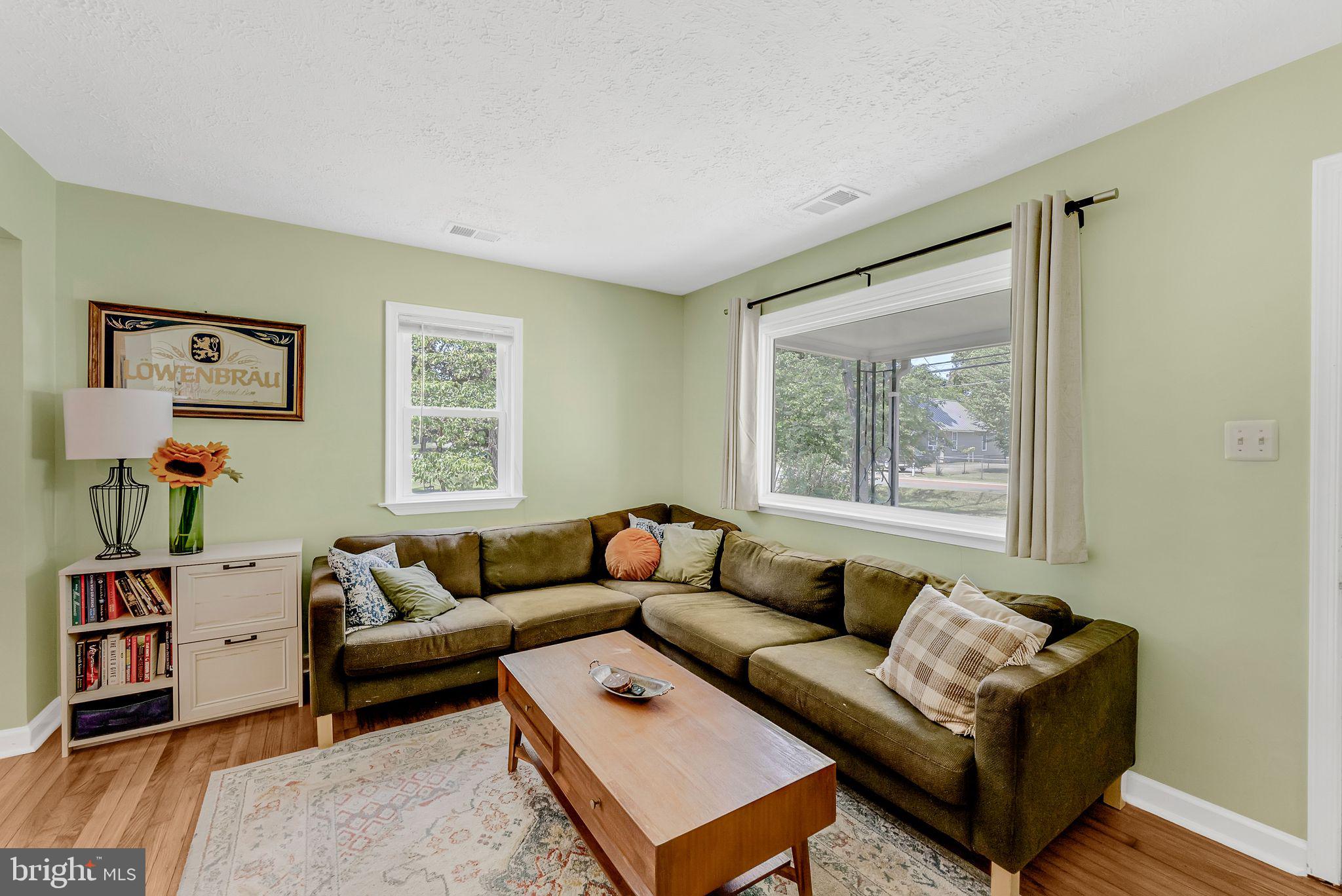 YORKSHIRE VILLAGE - Residential