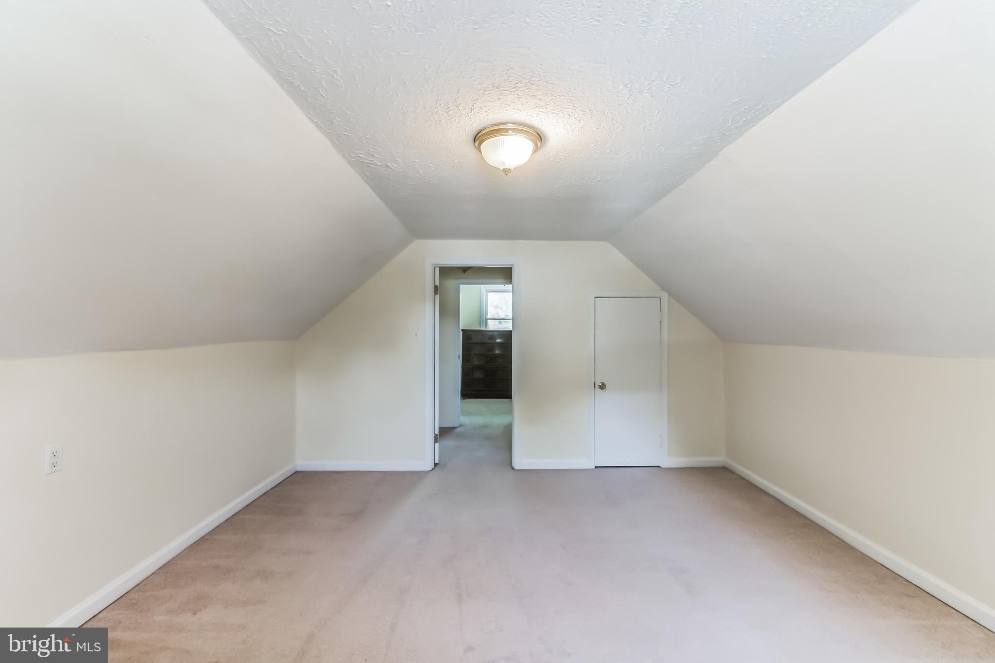 YORKSHIRE VILLAGE - Residential