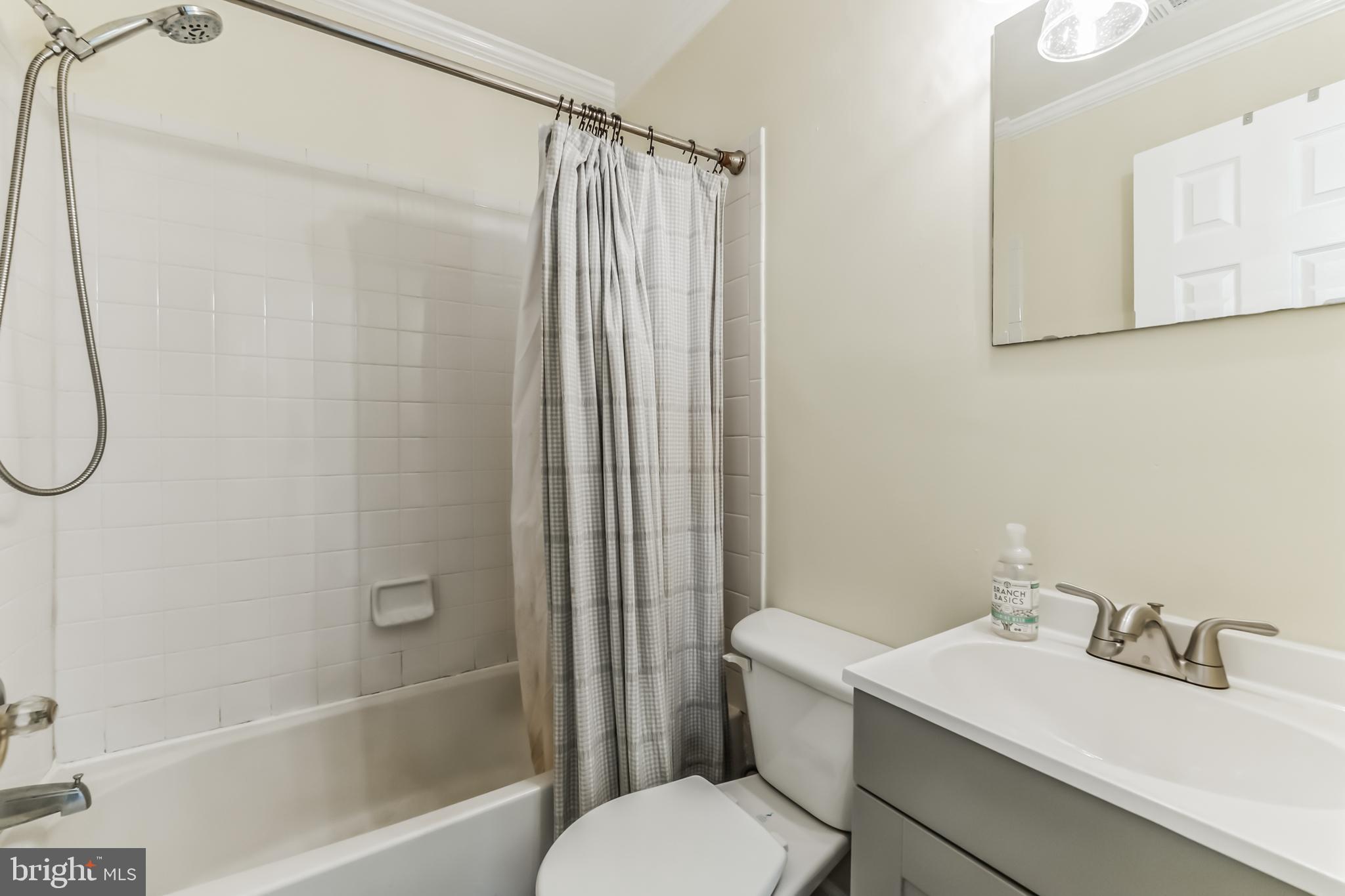 YORKSHIRE VILLAGE - Residential