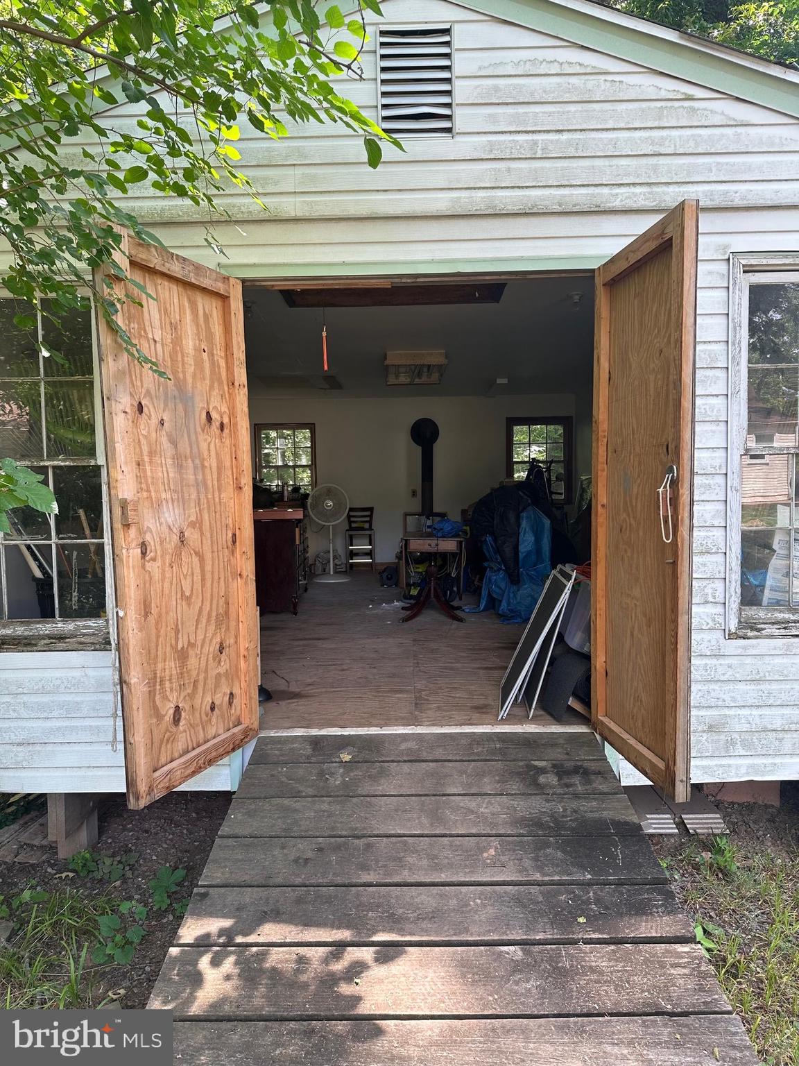 YORKSHIRE VILLAGE - Residential