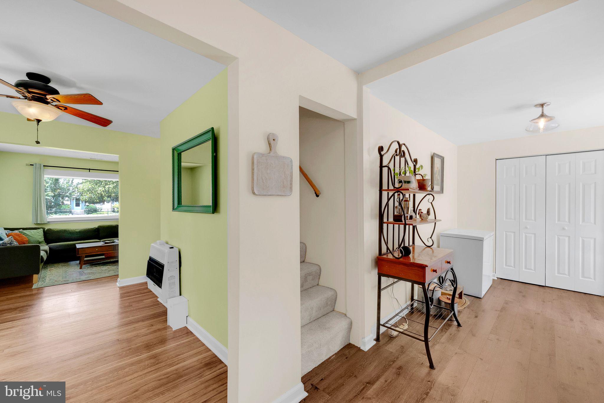 YORKSHIRE VILLAGE - Residential