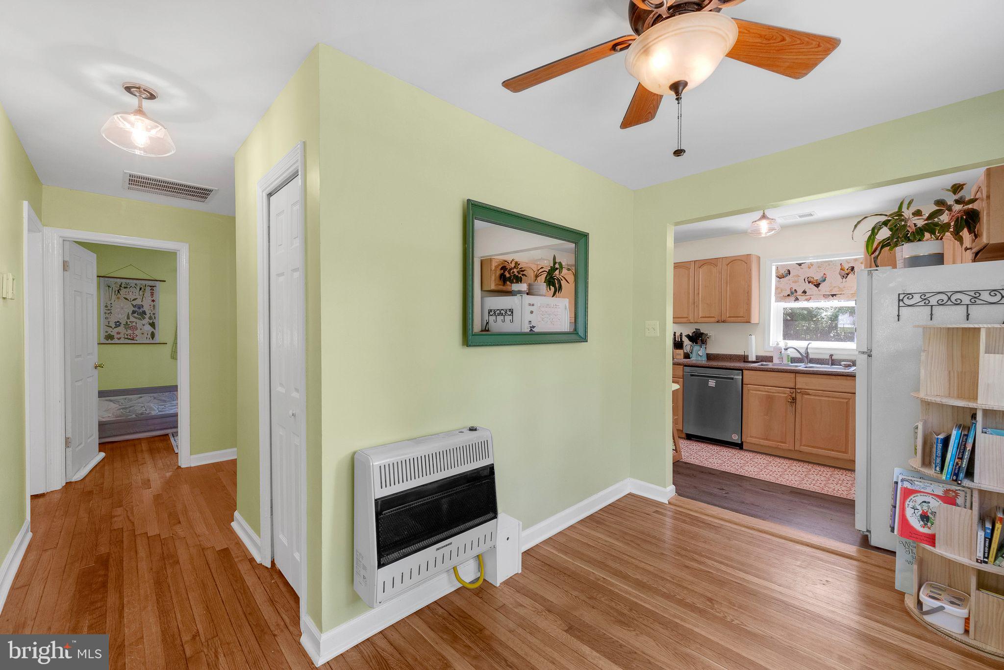 YORKSHIRE VILLAGE - Residential