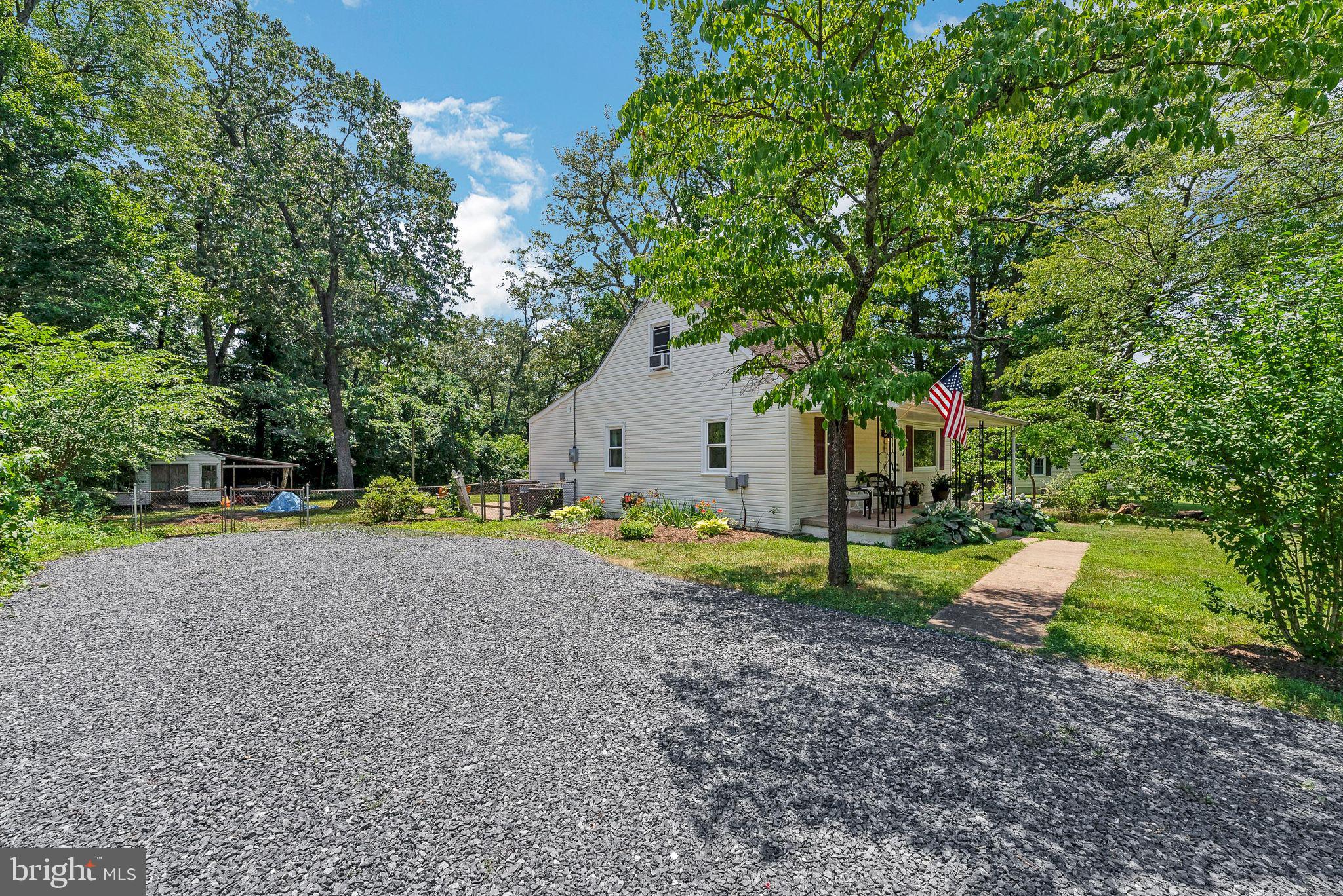 YORKSHIRE VILLAGE - Residential