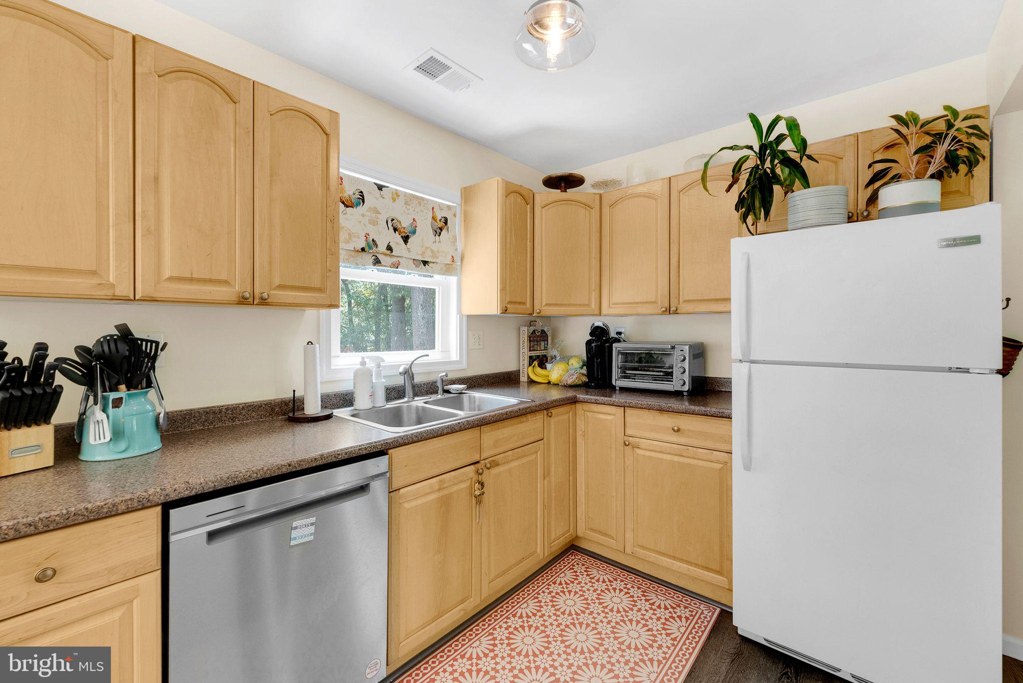 YORKSHIRE VILLAGE - Residential