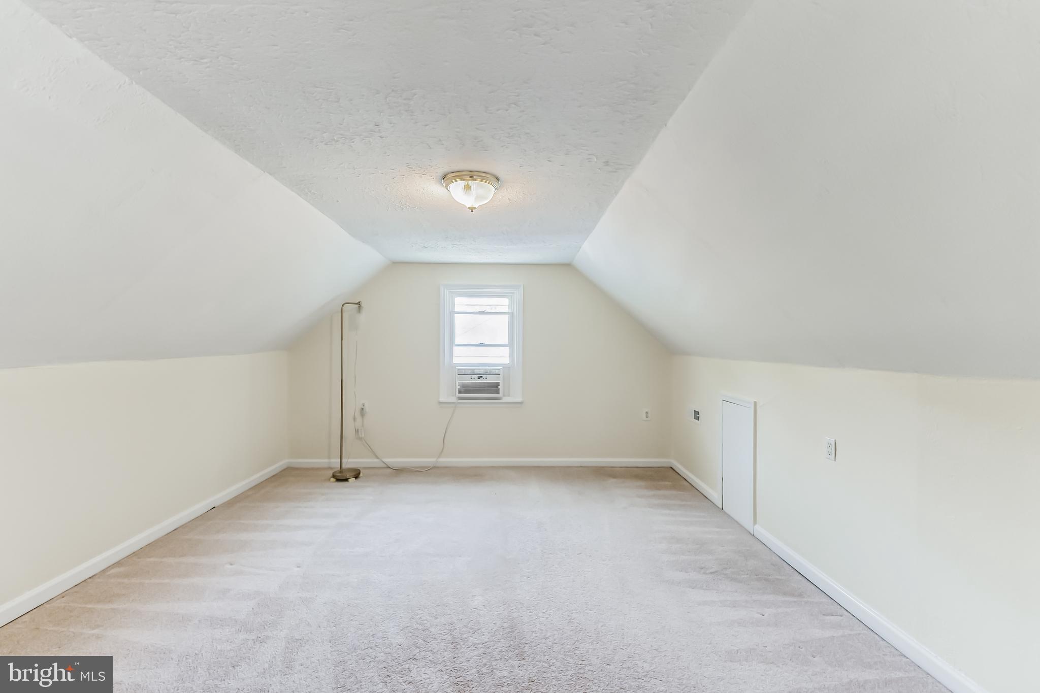 YORKSHIRE VILLAGE - Residential