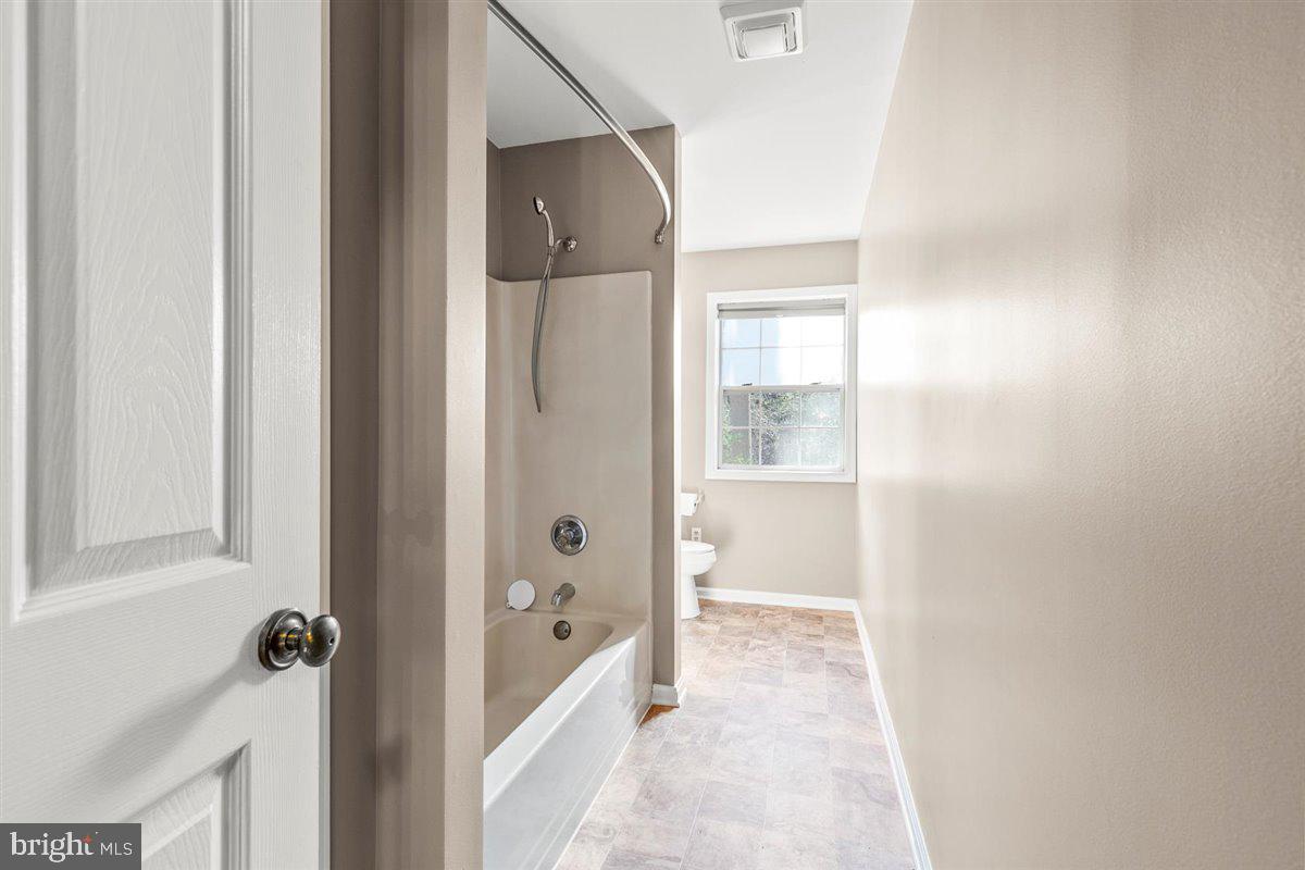 LAKEWOOD ESTATES - Residential