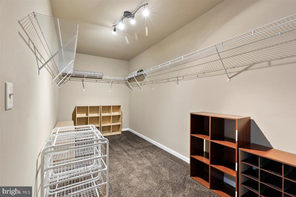 LAKEWOOD ESTATES - Residential