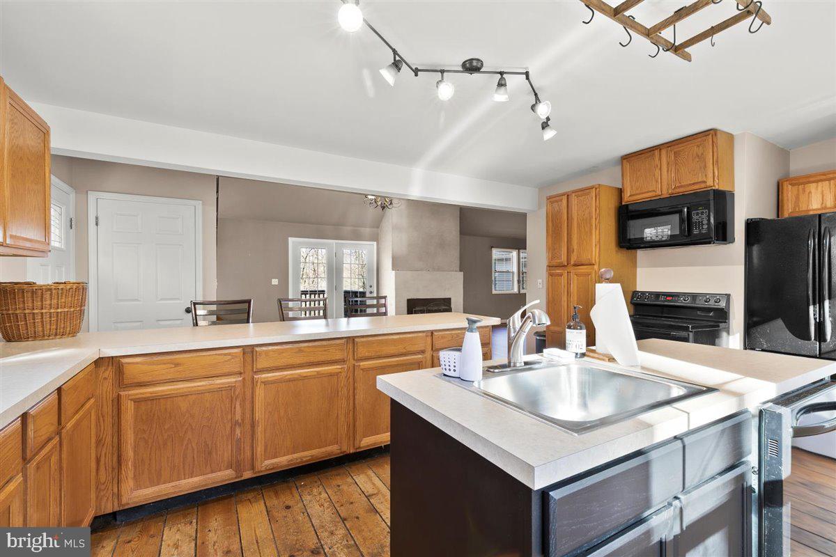 LAKEWOOD ESTATES - Residential