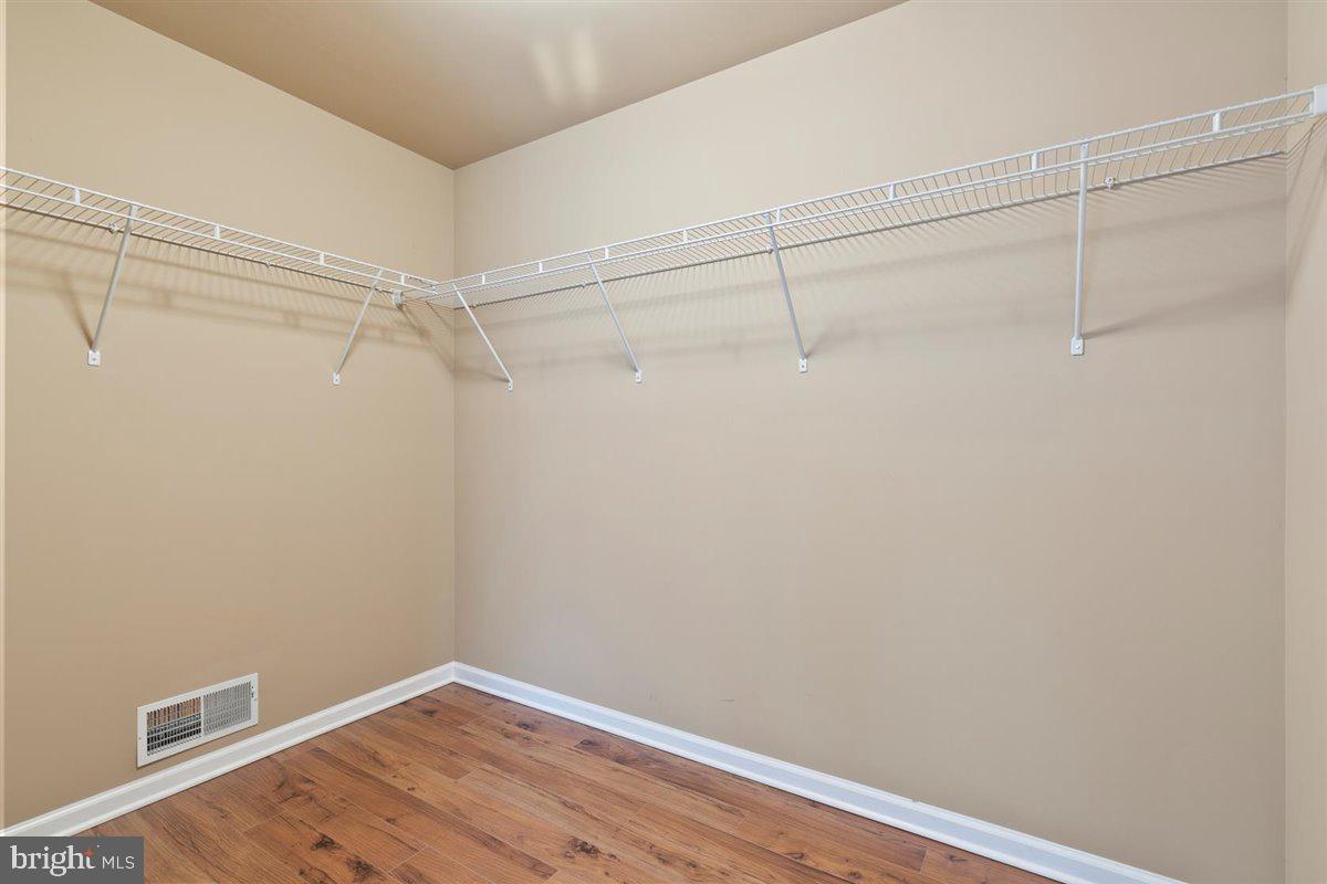 LAKEWOOD ESTATES - Residential
