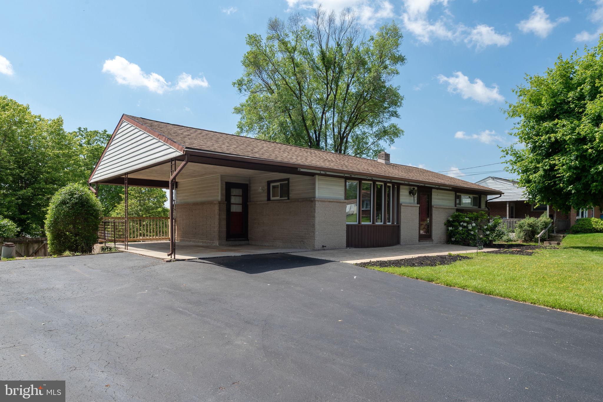 2418 BERKSHIRE LANE