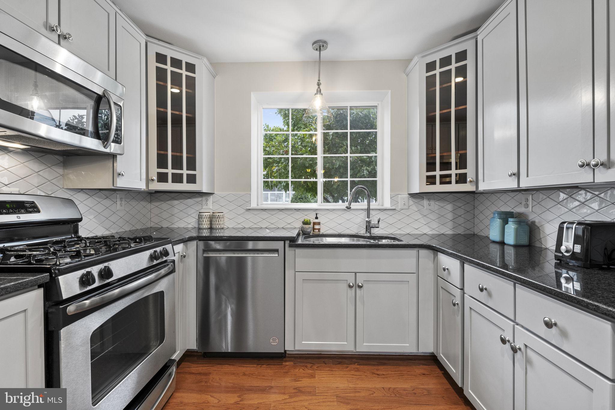 WEST VILLAGE OF SHIRLINGTON - Residential