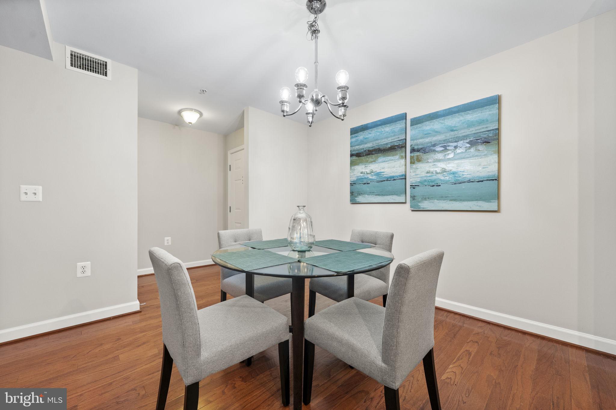 WEST VILLAGE OF SHIRLINGTON - Residential