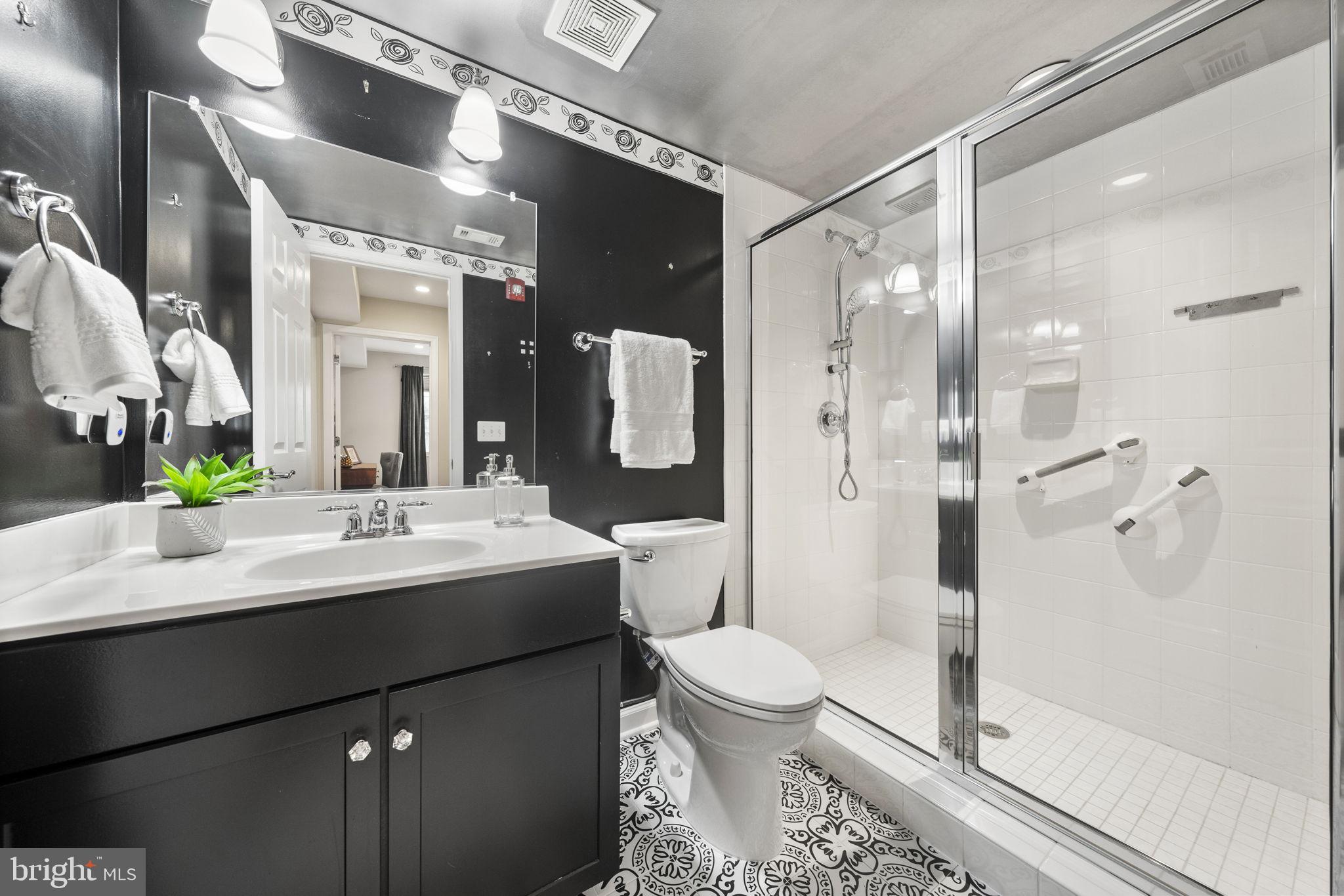 WEST VILLAGE OF SHIRLINGTON - Residential