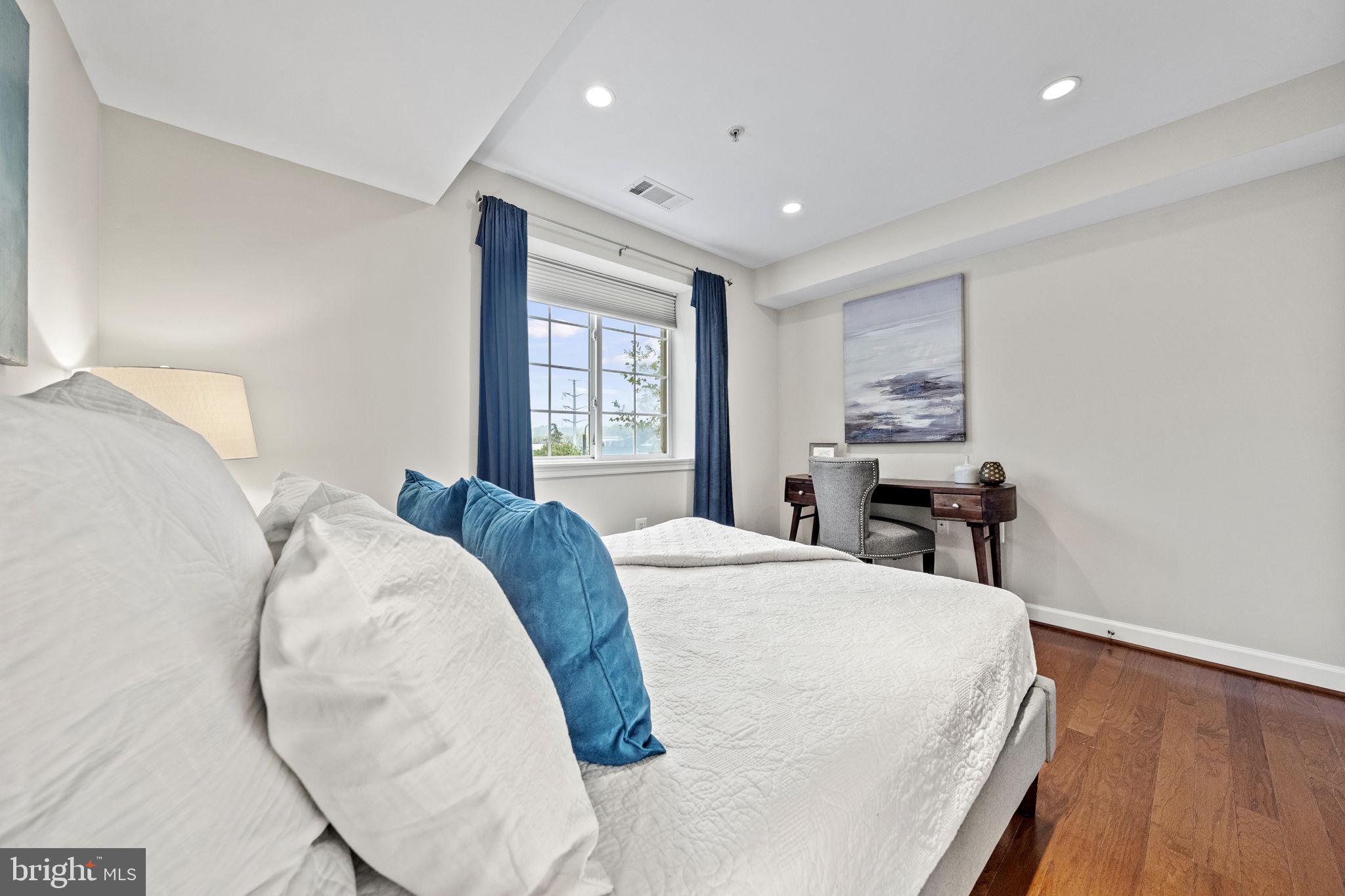 WEST VILLAGE OF SHIRLINGTON - Residential