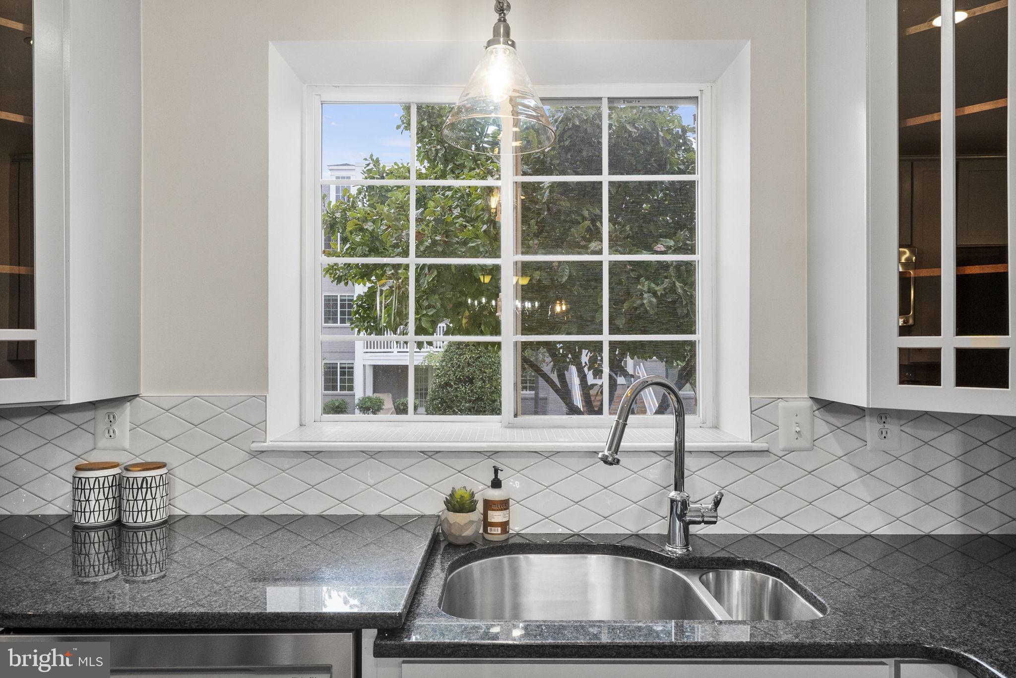 WEST VILLAGE OF SHIRLINGTON - Residential