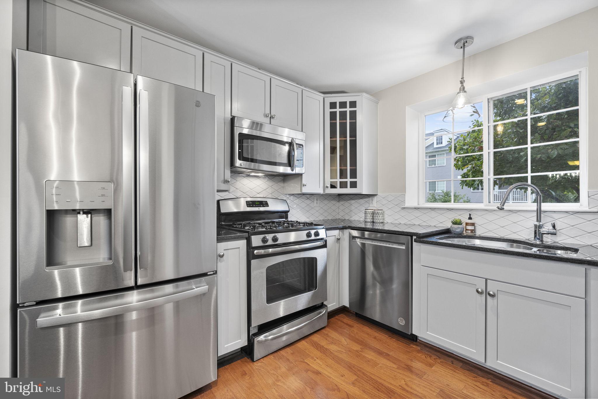 WEST VILLAGE OF SHIRLINGTON - Residential