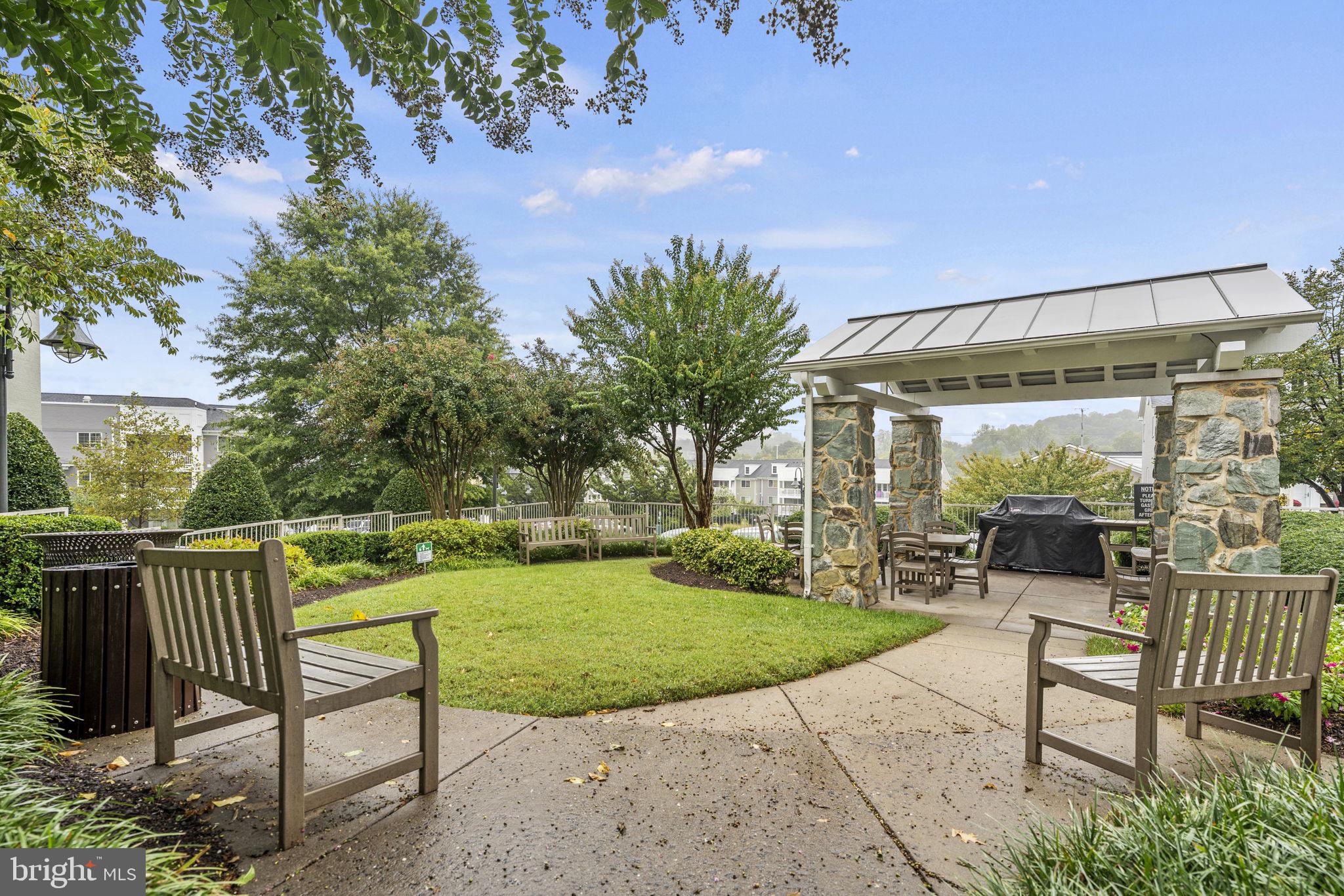 WEST VILLAGE OF SHIRLINGTON - Residential