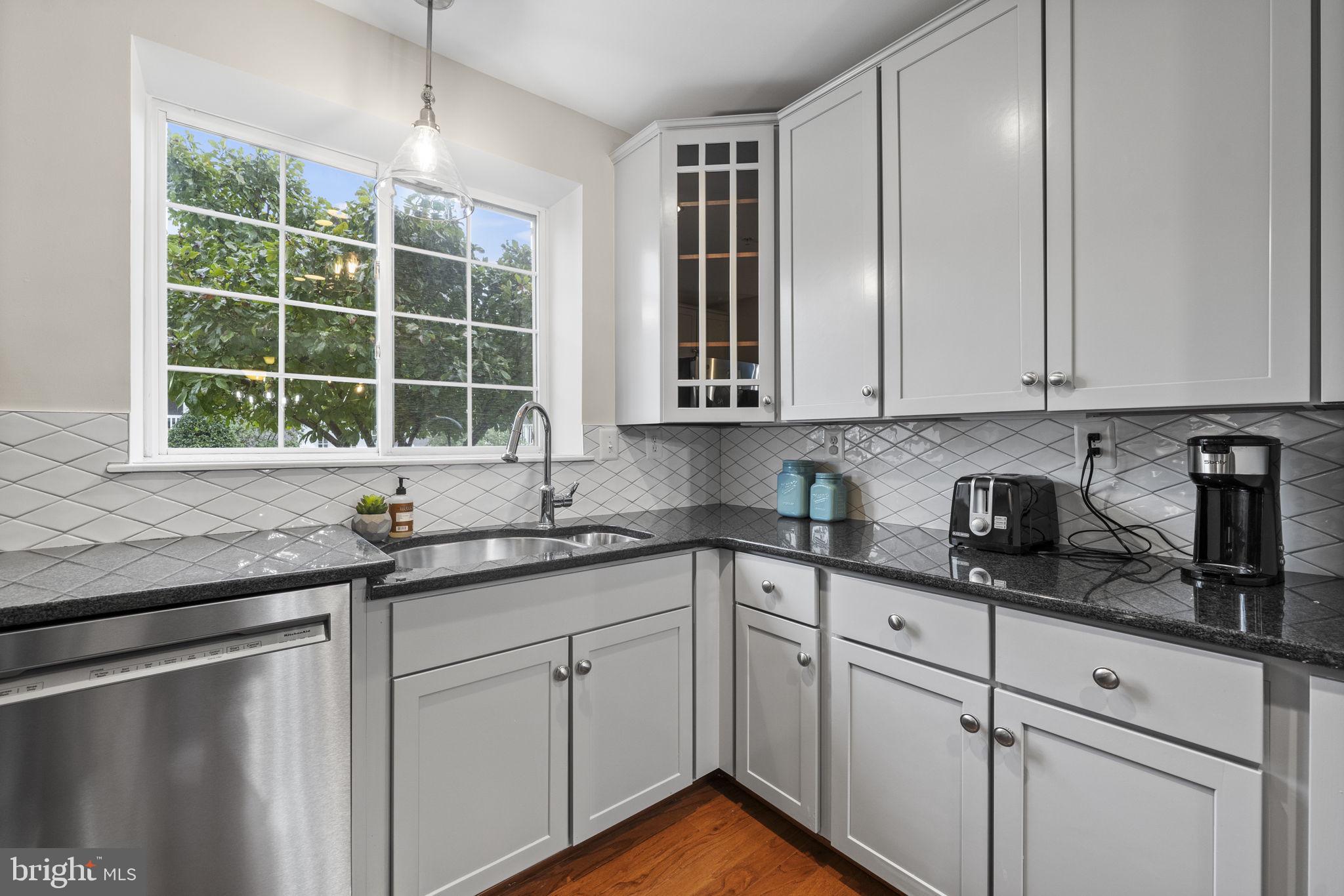 WEST VILLAGE OF SHIRLINGTON - Residential
