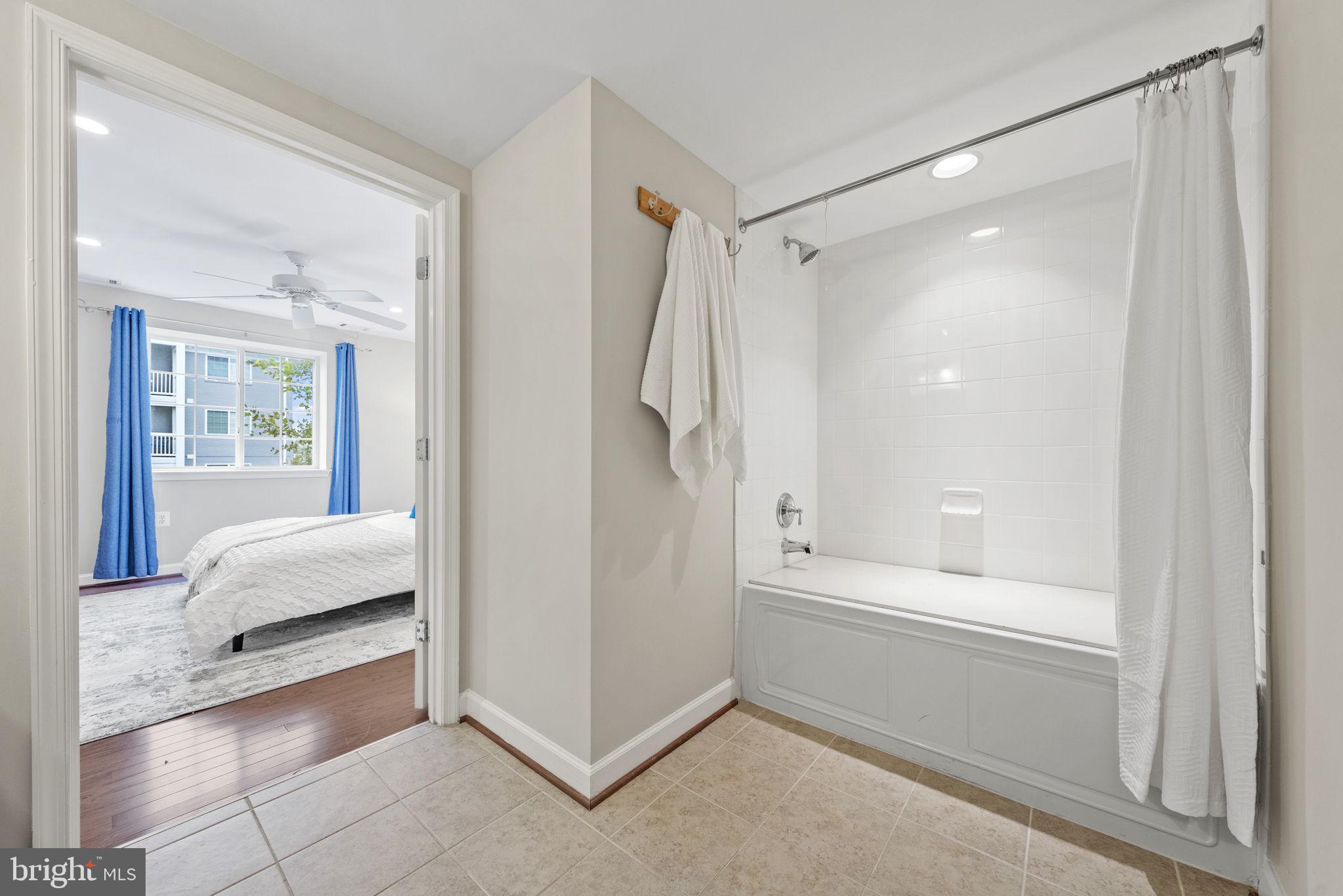 WEST VILLAGE OF SHIRLINGTON - Residential