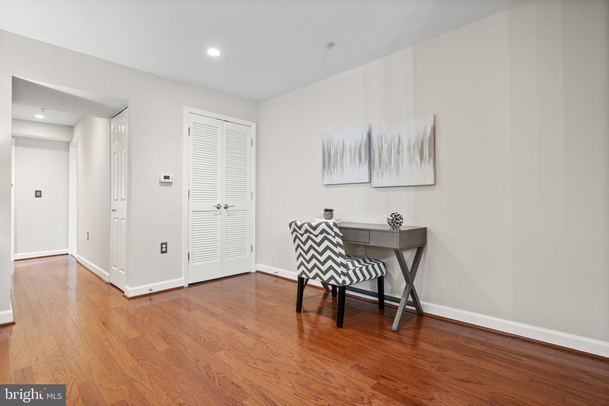 WEST VILLAGE OF SHIRLINGTON - Residential