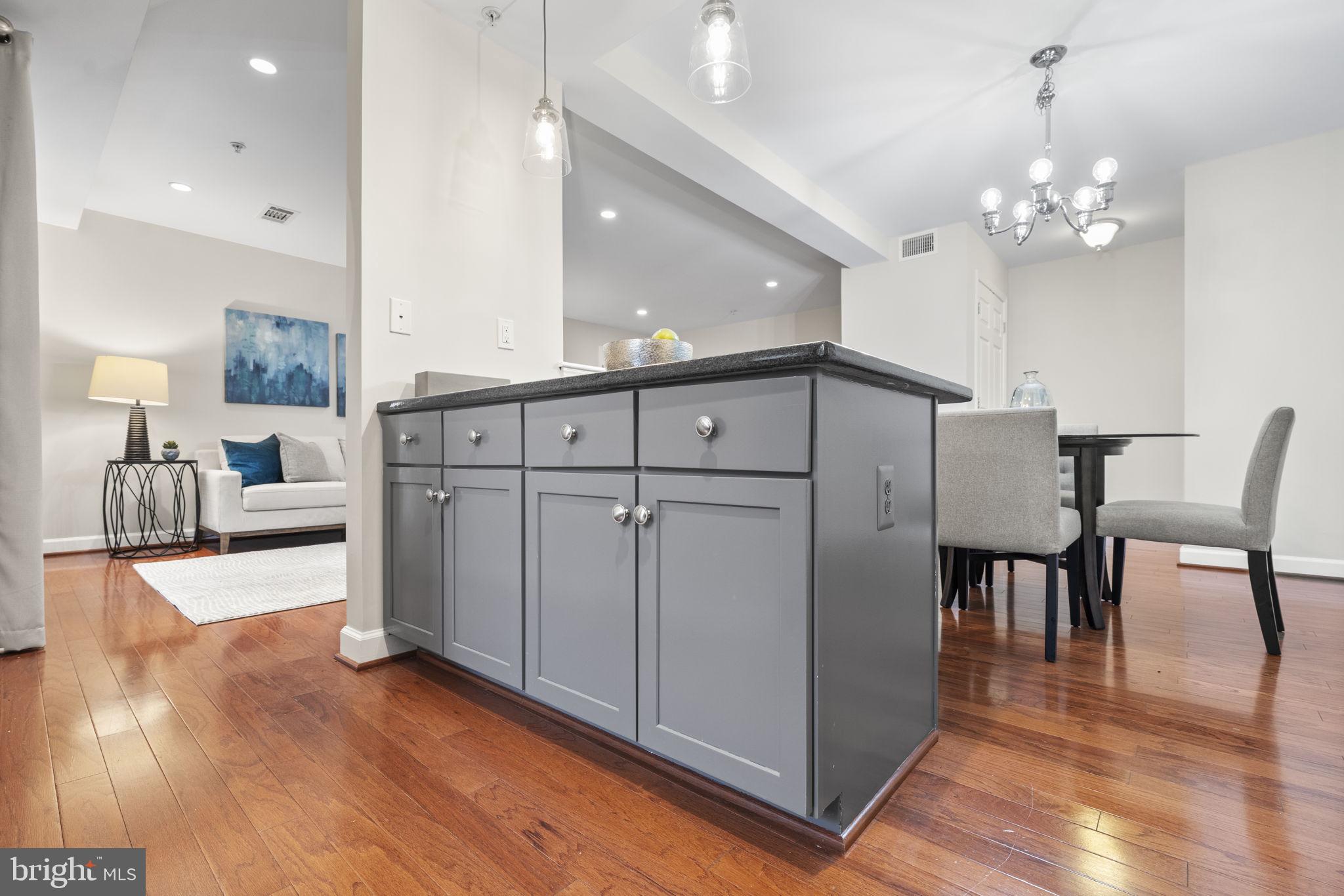 WEST VILLAGE OF SHIRLINGTON - Residential