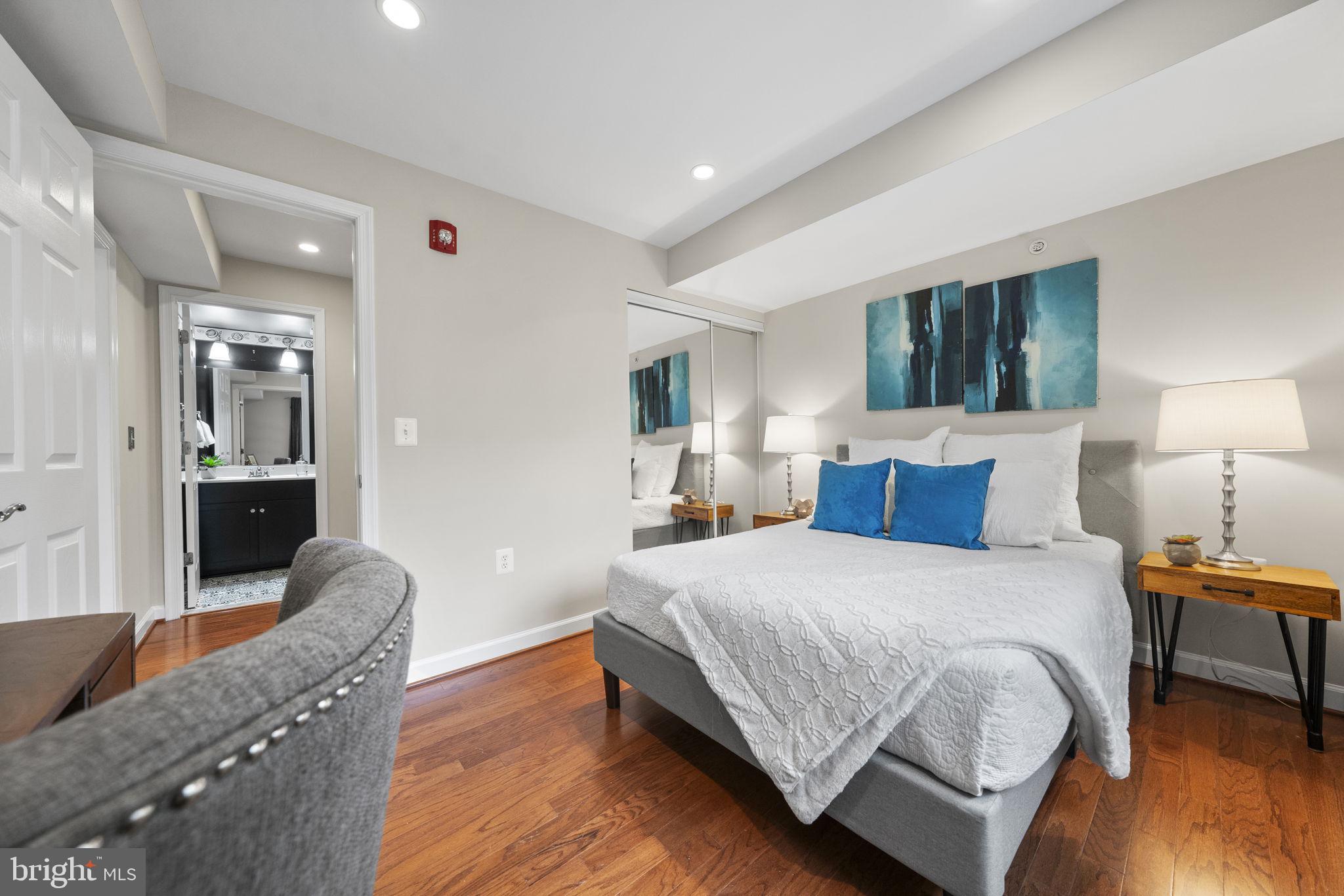 WEST VILLAGE OF SHIRLINGTON - Residential