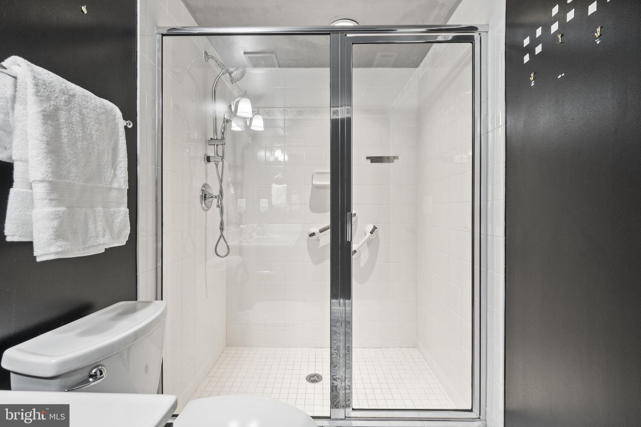 WEST VILLAGE OF SHIRLINGTON - Residential