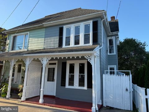 Photo of 527 W Market Street, MARIETTA, PA 17547 (MLS # PALA2075328)