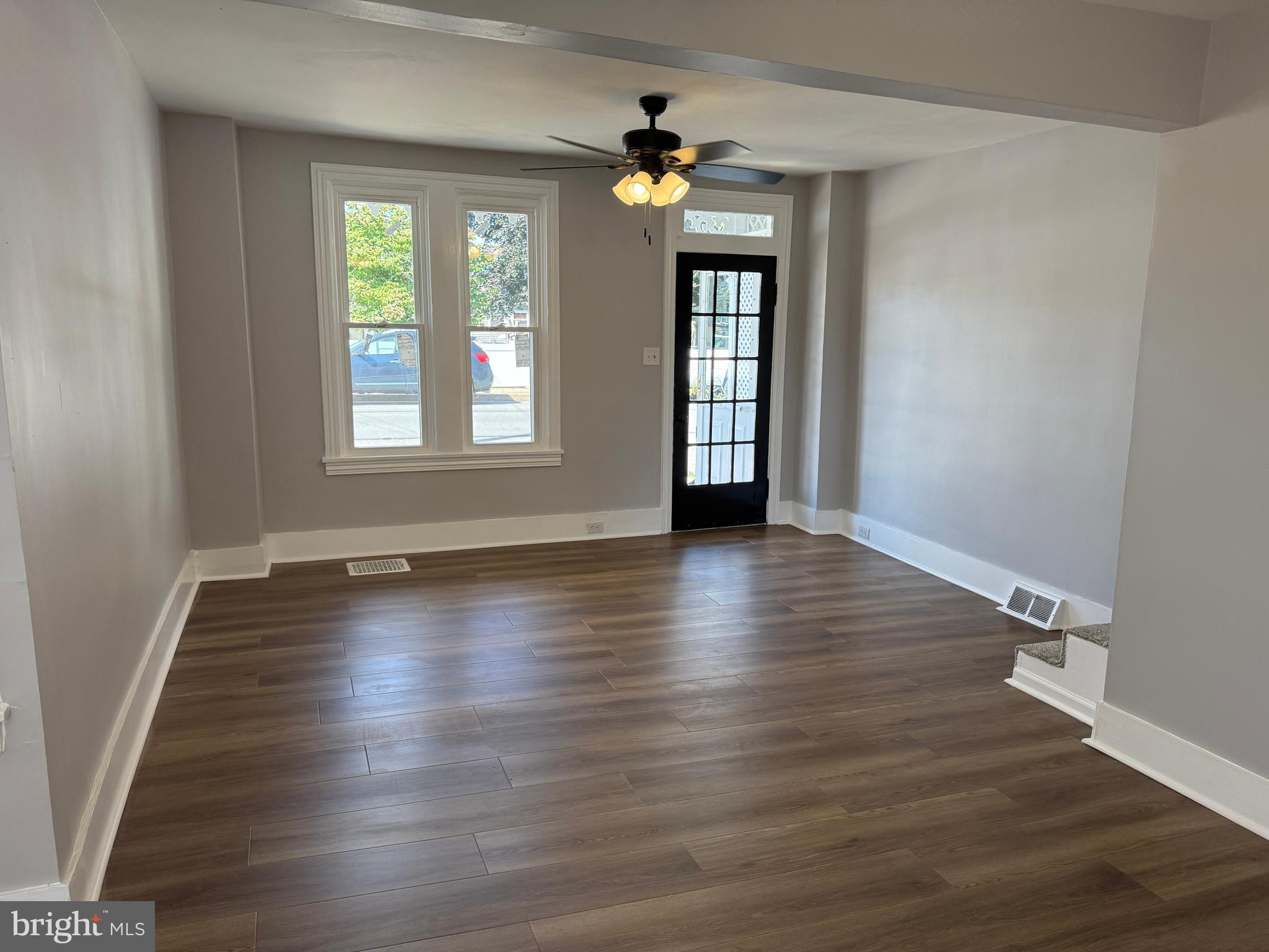 527 W MARKET STREET