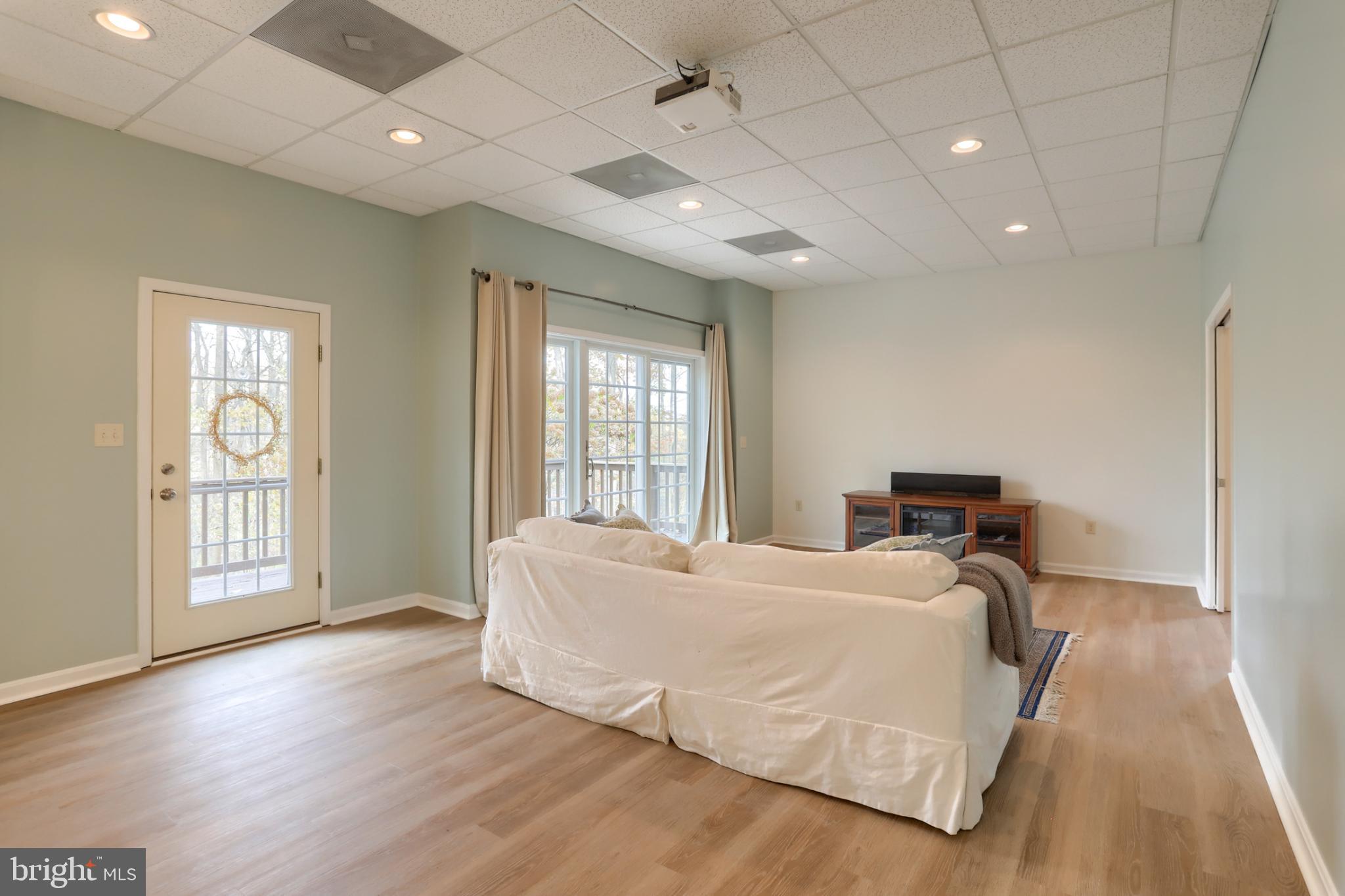 WALTON SPRING HILLS - Residential