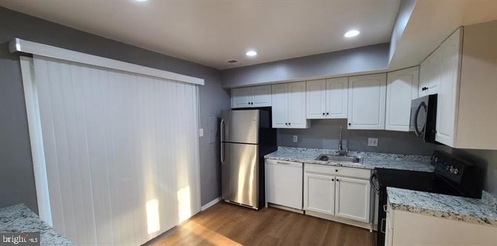 ASHTON GLEN - Residential Lease