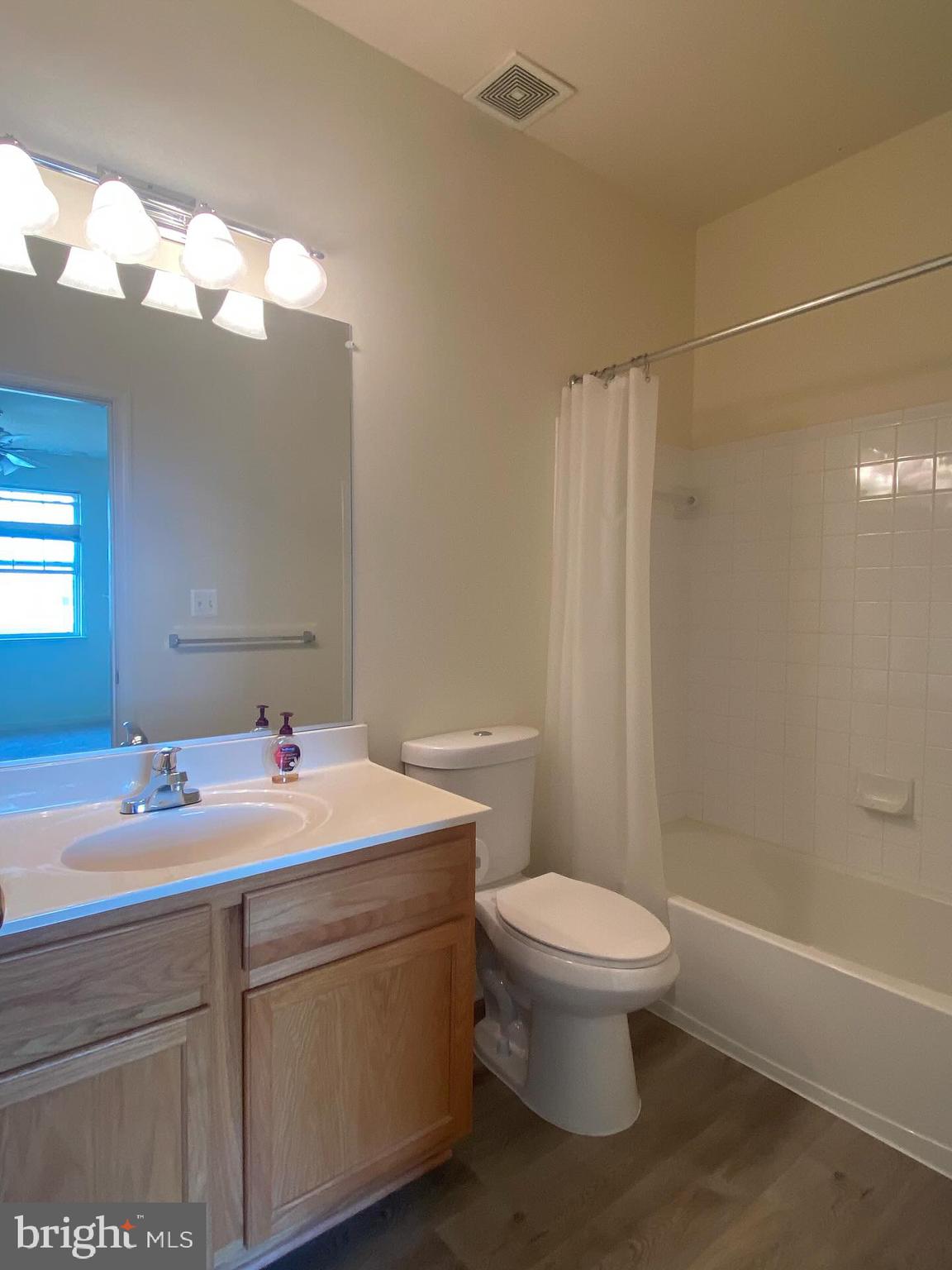 HAMPSHIRE HALL CONDO - Residential