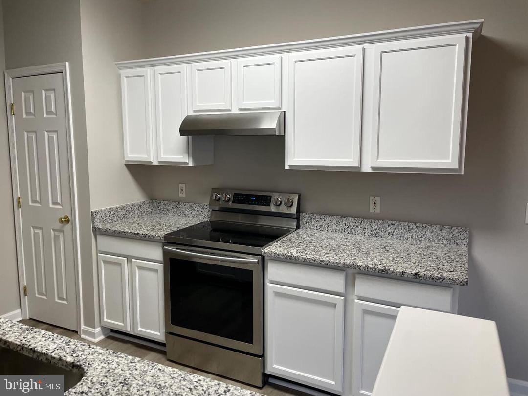 HAMPSHIRE HALL CONDO - Residential