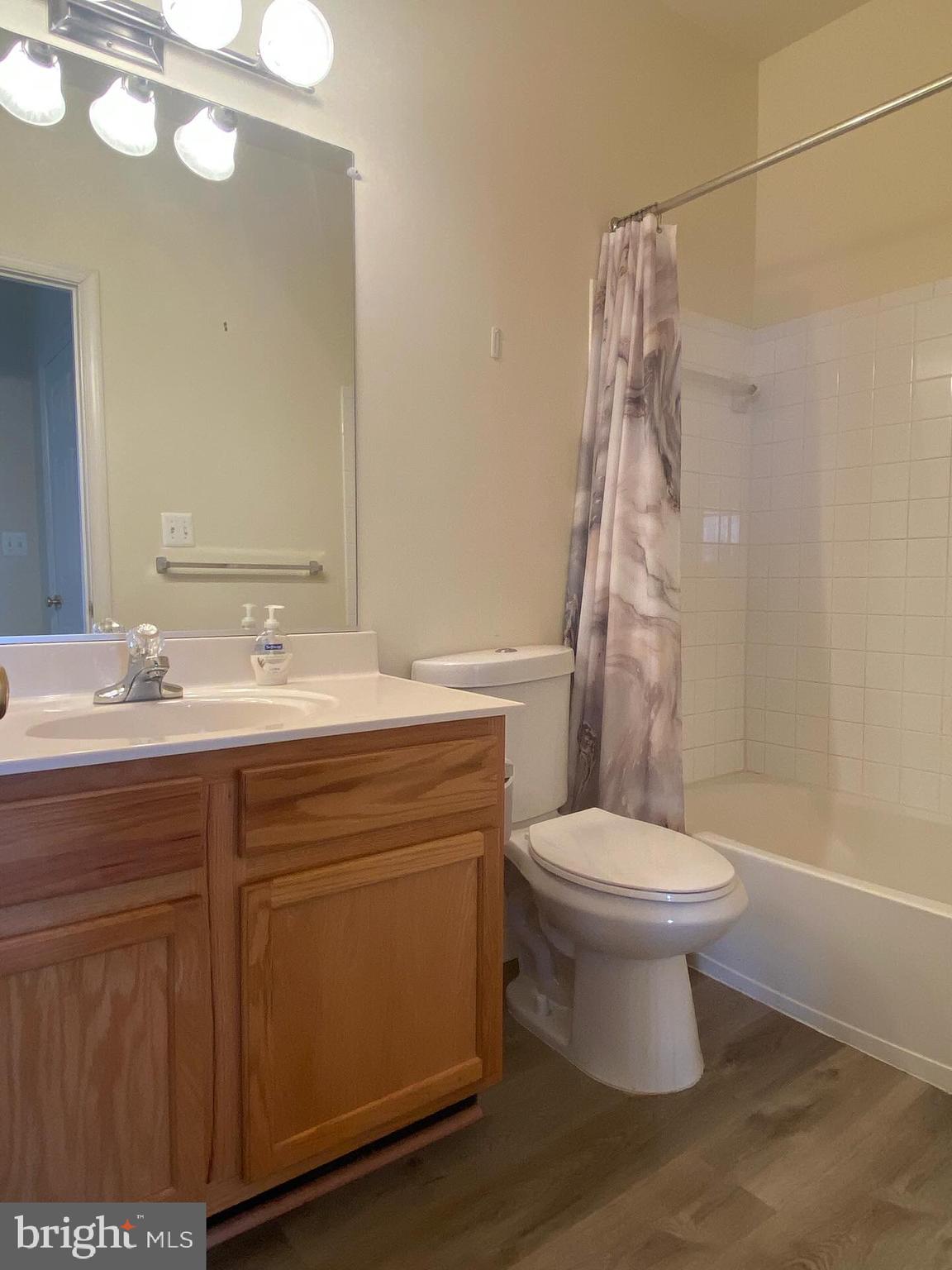 HAMPSHIRE HALL CONDO - Residential