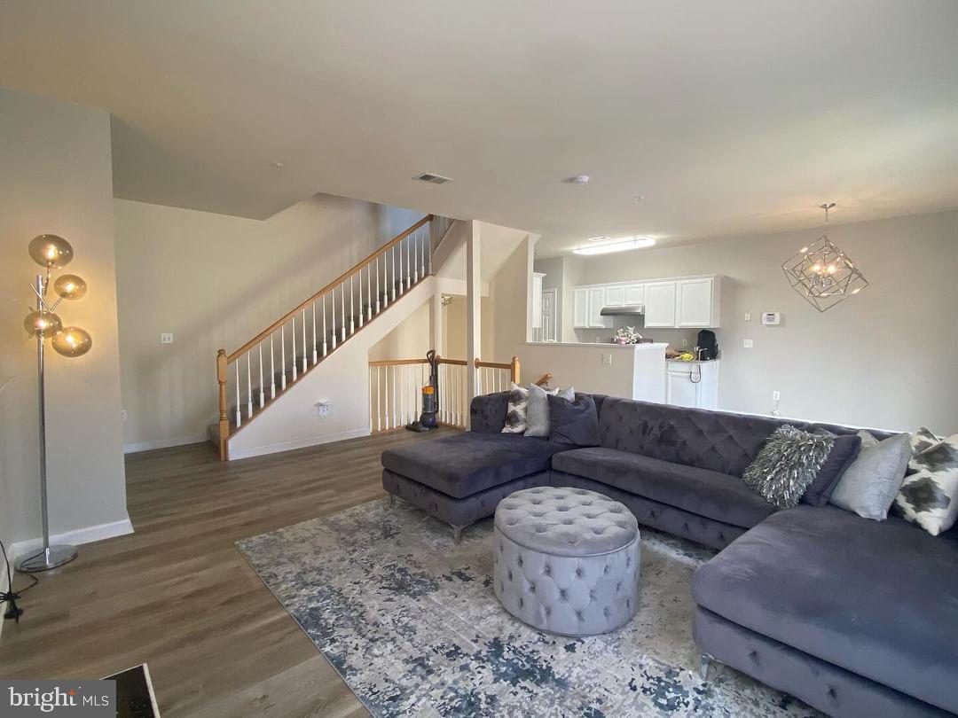 HAMPSHIRE HALL CONDO - Residential