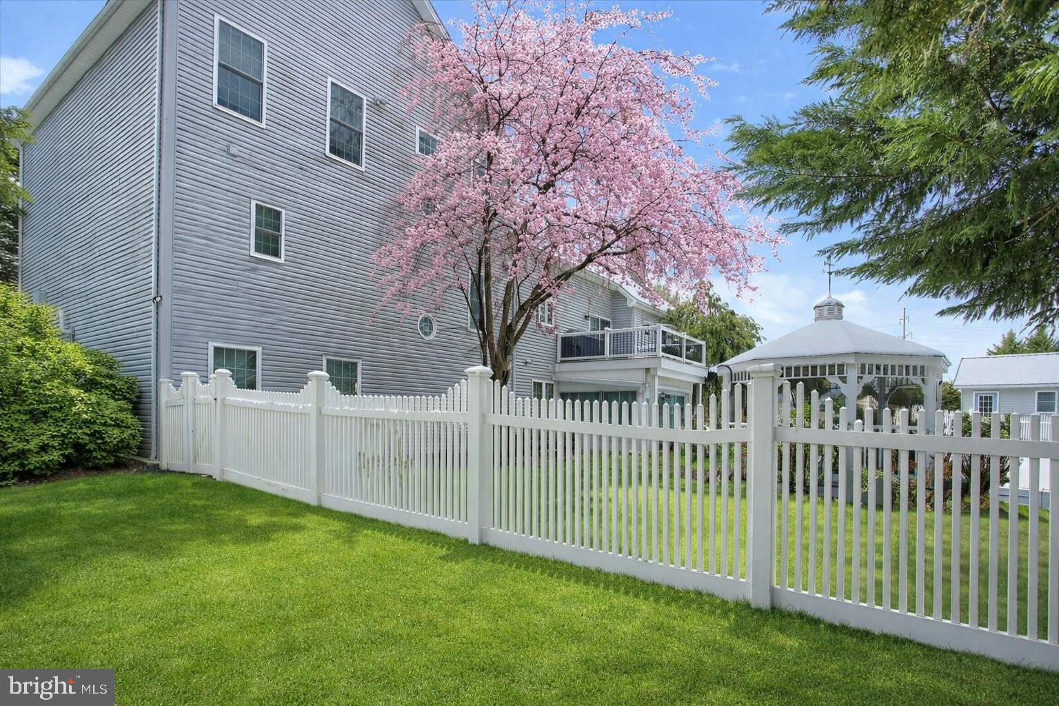 HUNT CLUB - Residential