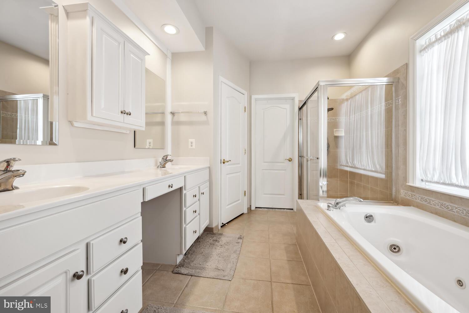 EASTON CLUB EAST - Residential