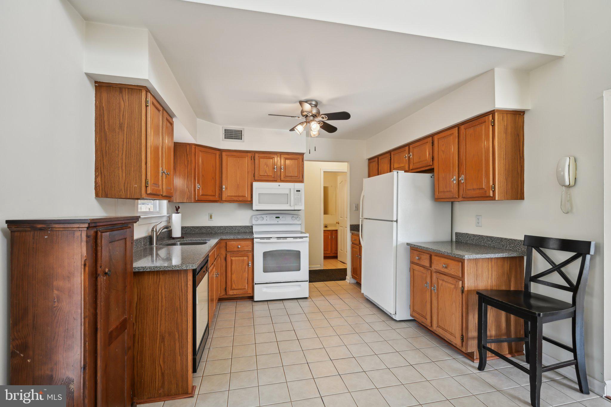 COUNTRY CLUB VALLEY - Residential