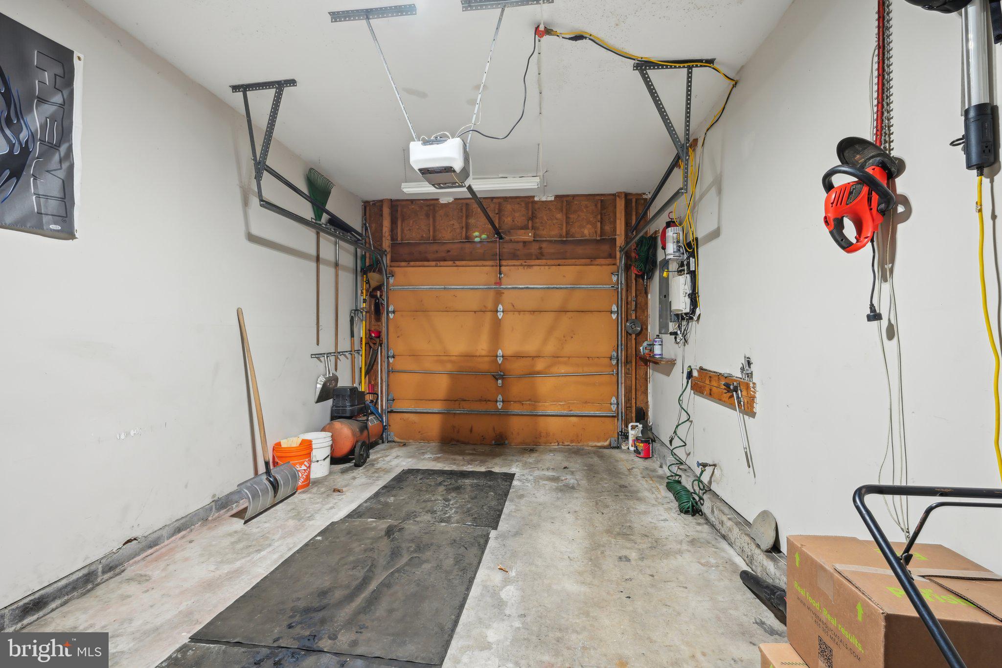 COUNTRY CLUB VALLEY - Residential