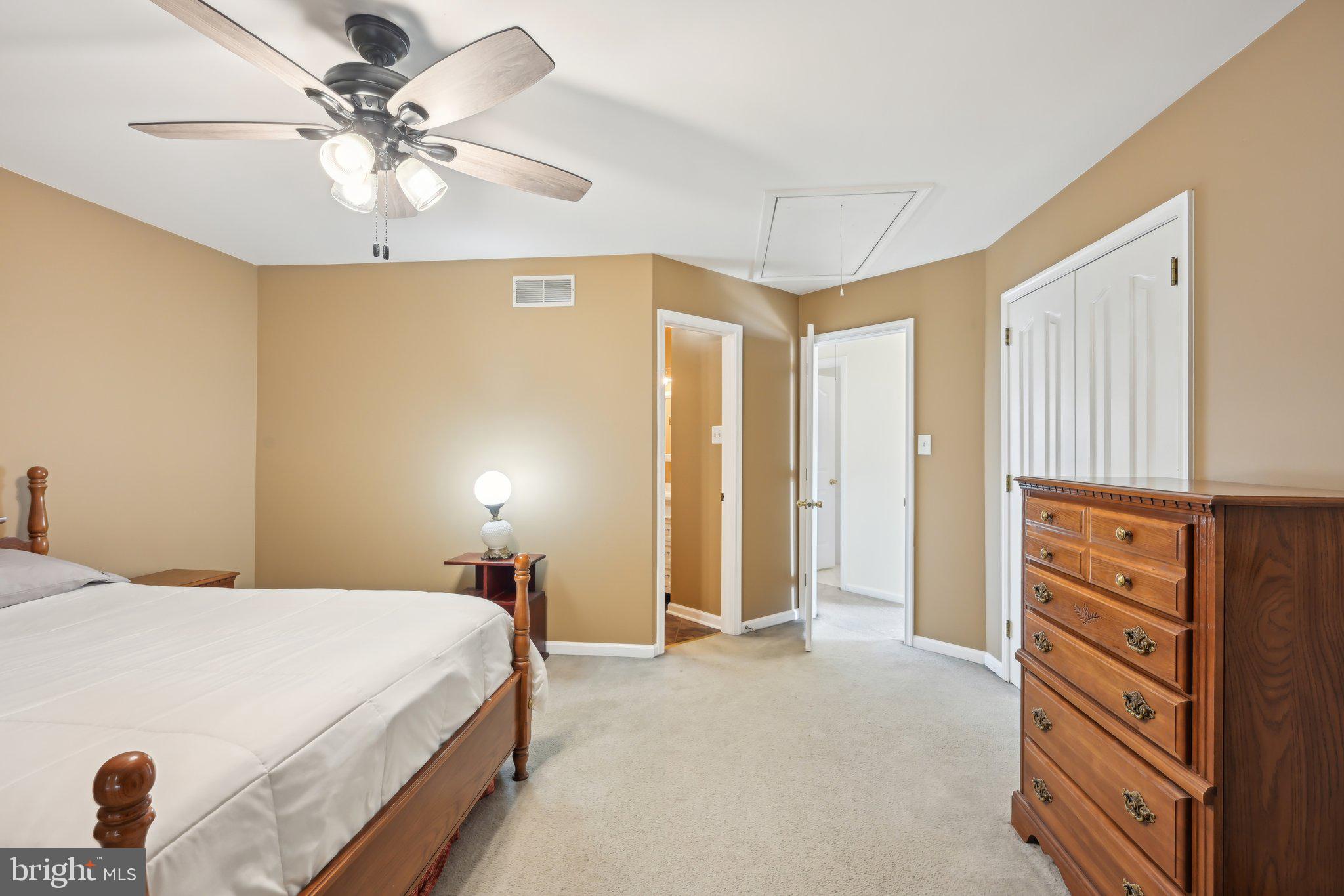 COUNTRY CLUB VALLEY - Residential