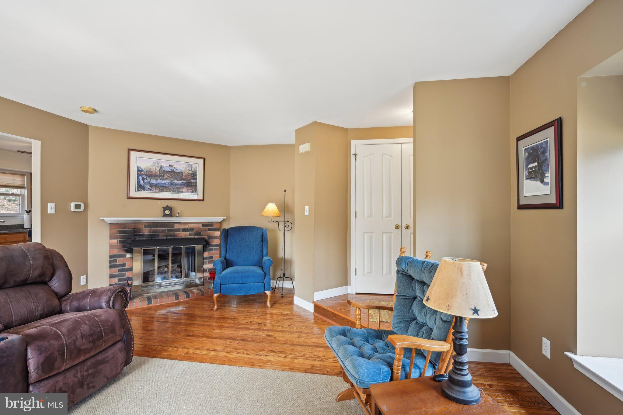 COUNTRY CLUB VALLEY - Residential