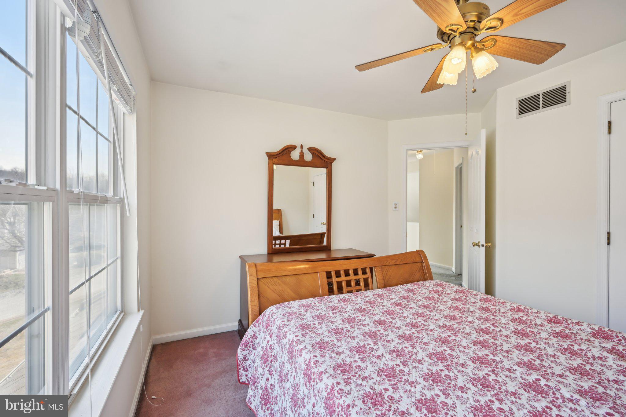 COUNTRY CLUB VALLEY - Residential