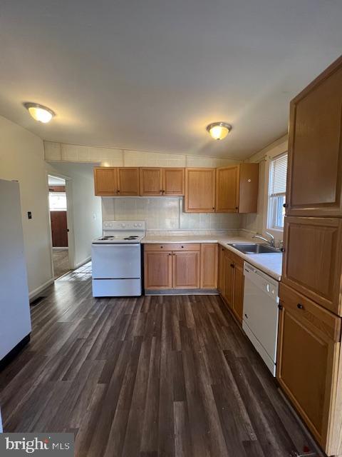 HOLIDAY BEACH - Residential Lease