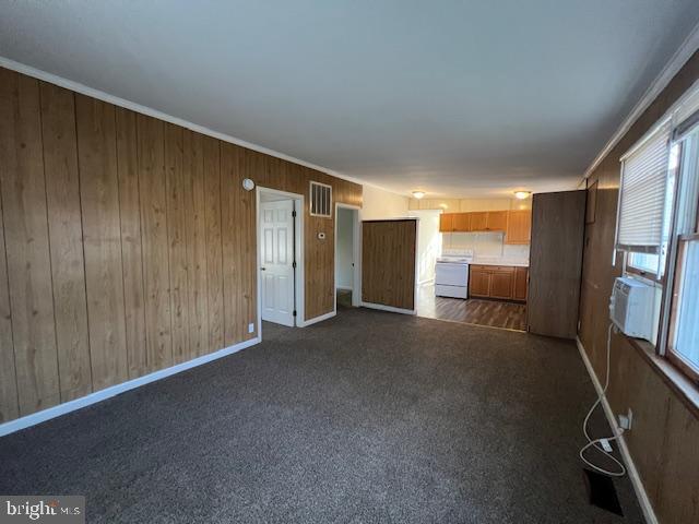 HOLIDAY BEACH - Residential Lease