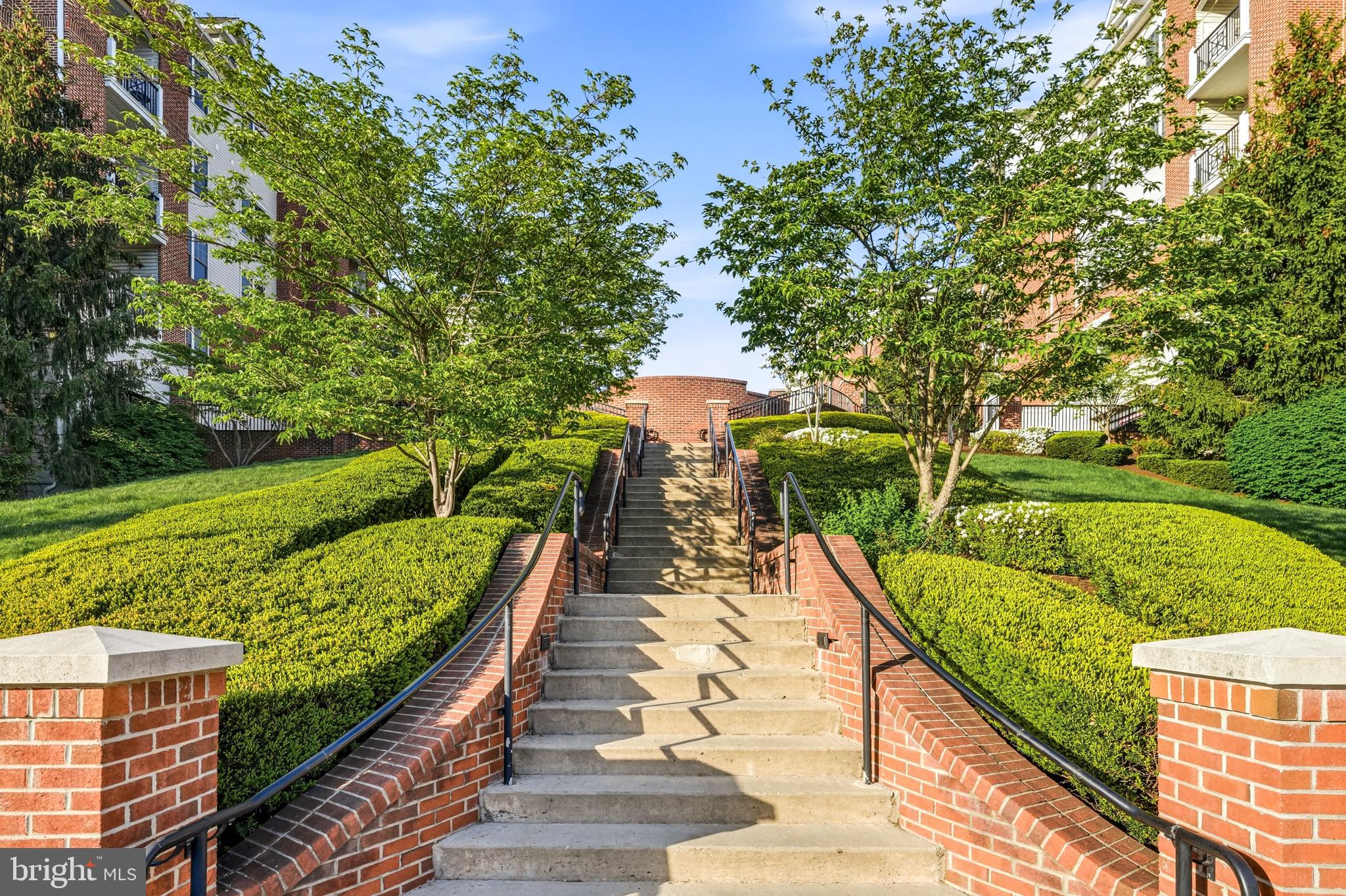 200 W ELM STREET 1327