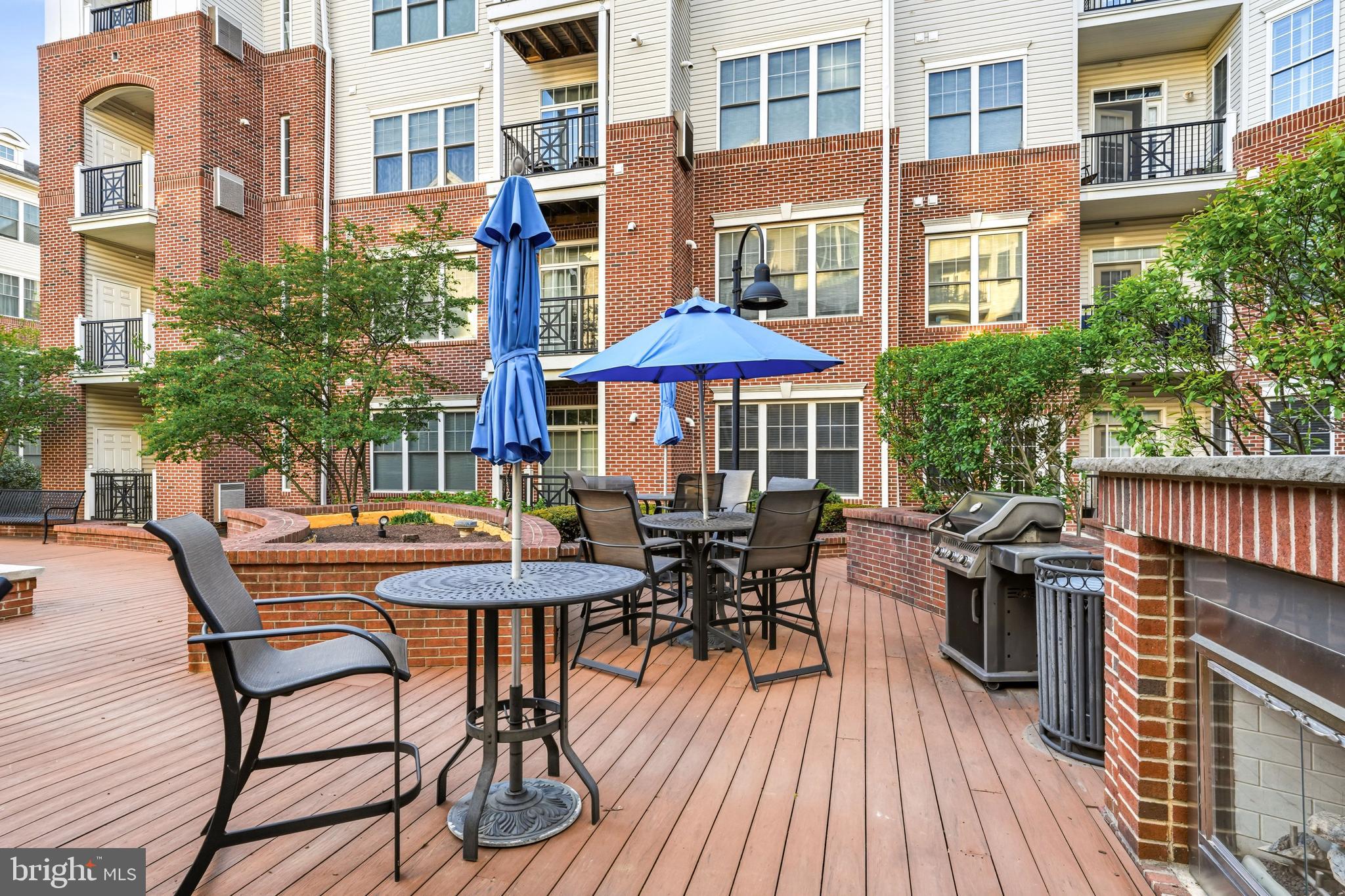 THE GRANDE AT RIVERVIEW - Residential