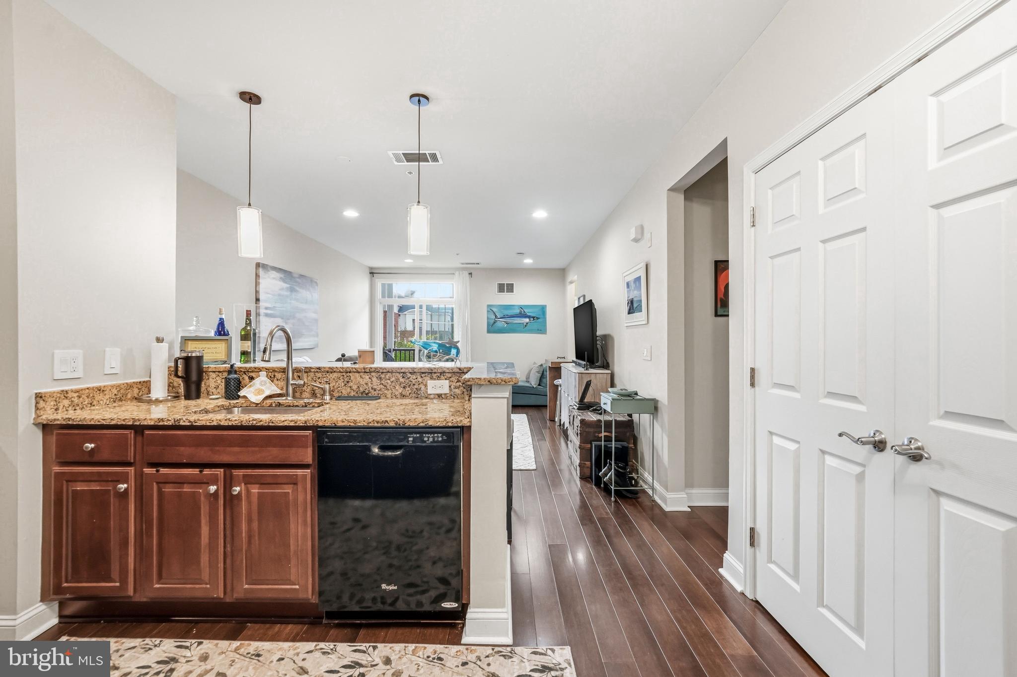 THE GRANDE AT RIVERVIEW - Residential